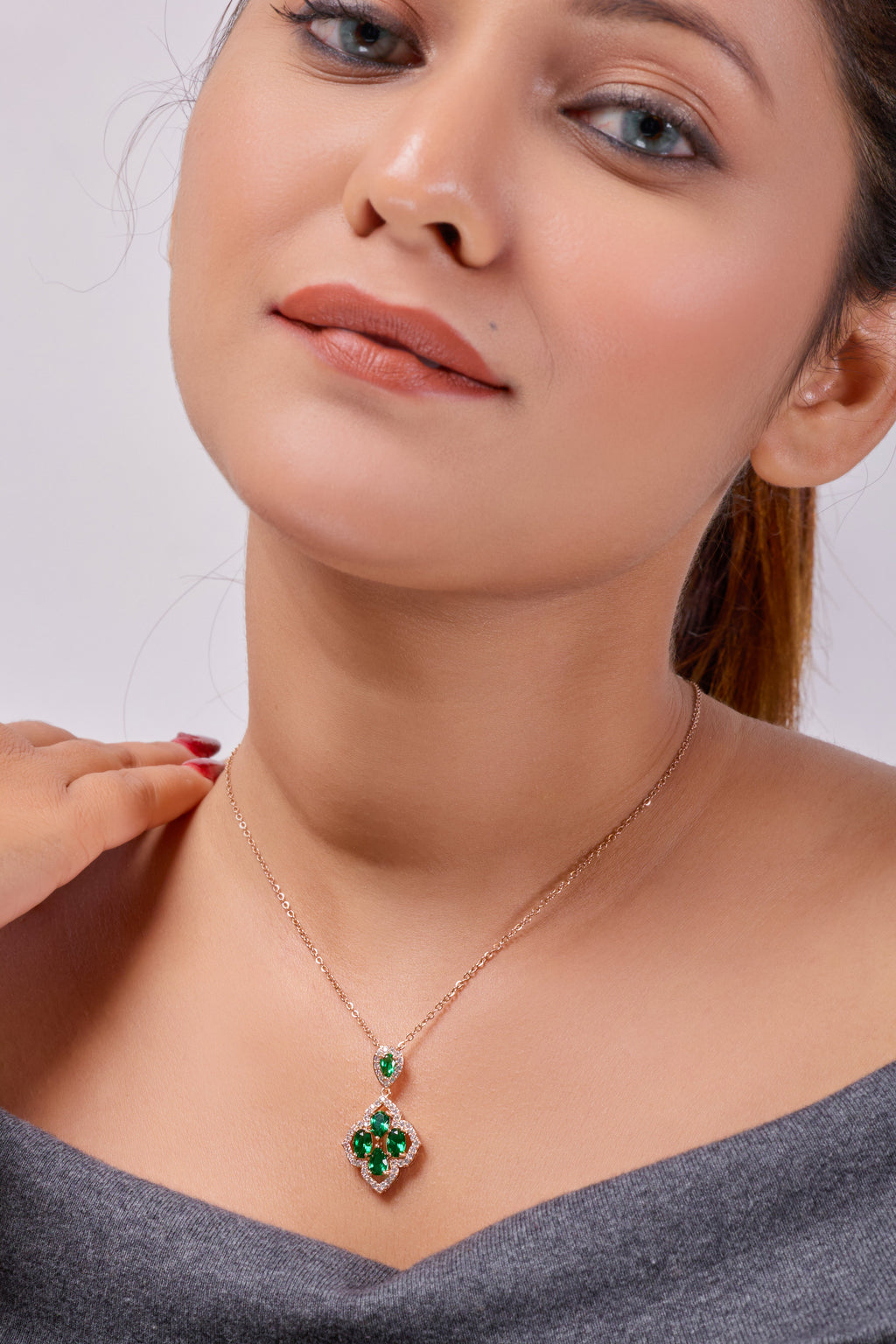 Suhasini Emerald Envy Neckless GWN -25
