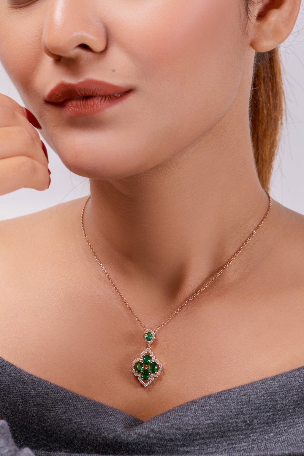 Suhasini Emerald Envy Neckless GWN -25