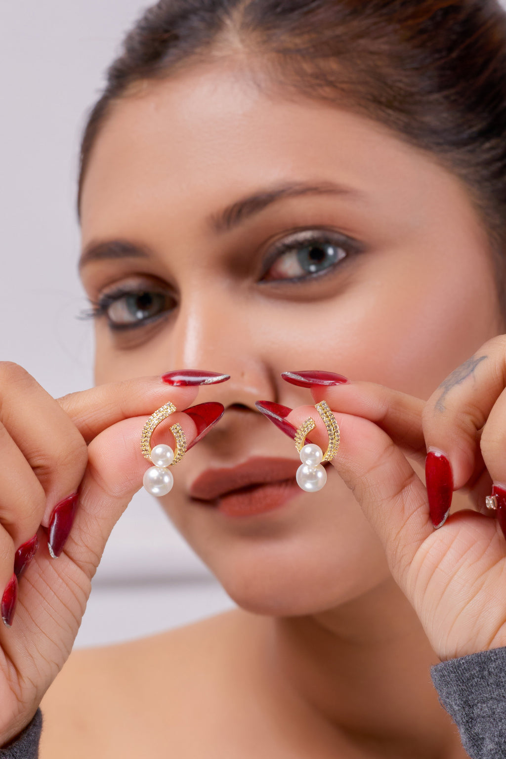 Aarika Pearl Loop Earring GWE -30
