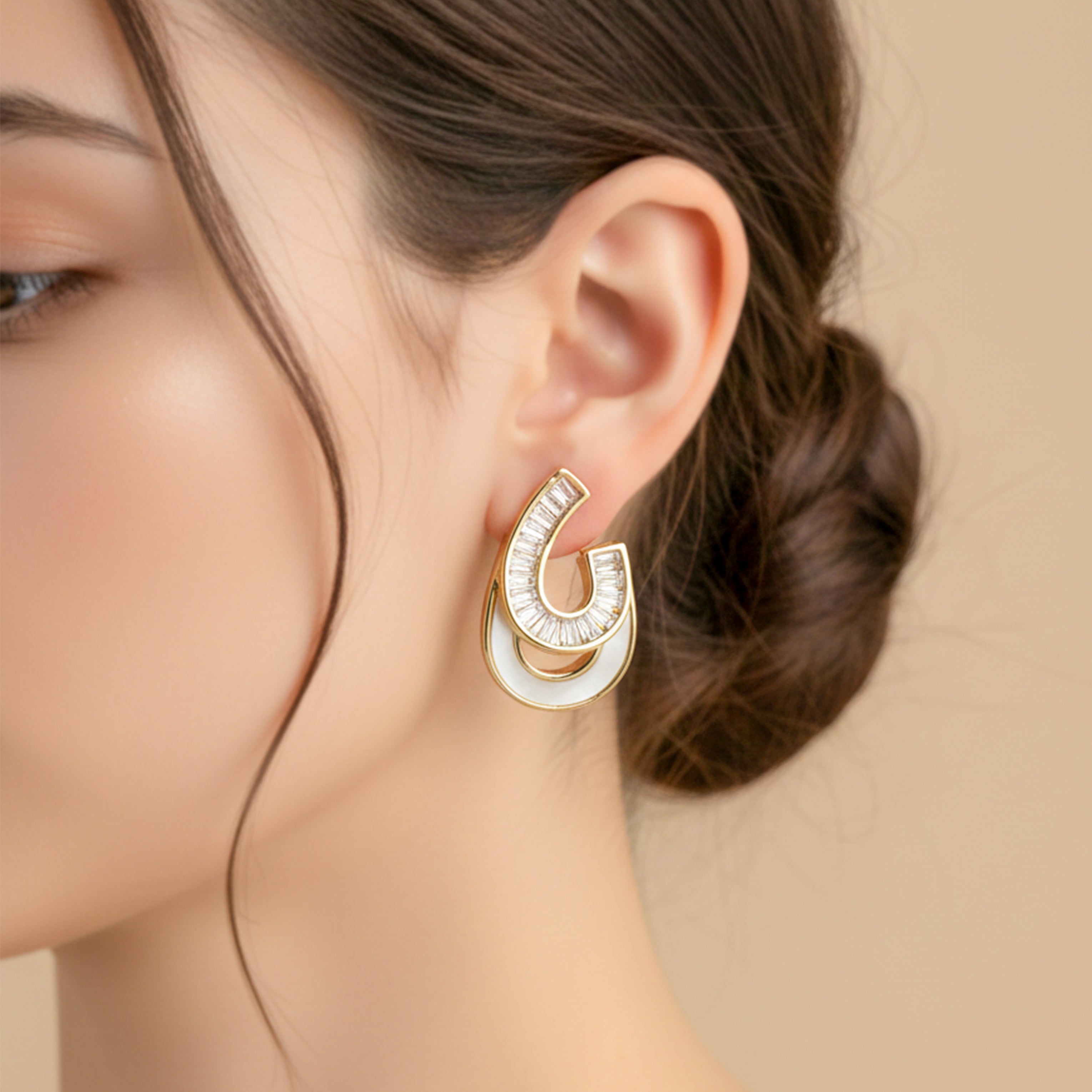 Gold Curv Stud Earrings GWE -163