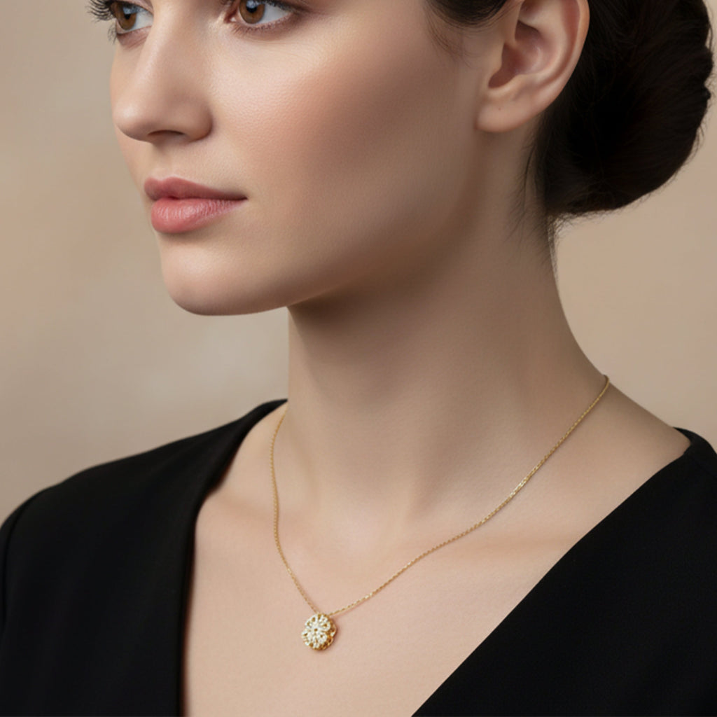 Clover Crystal Pendant Necklace GWN -138