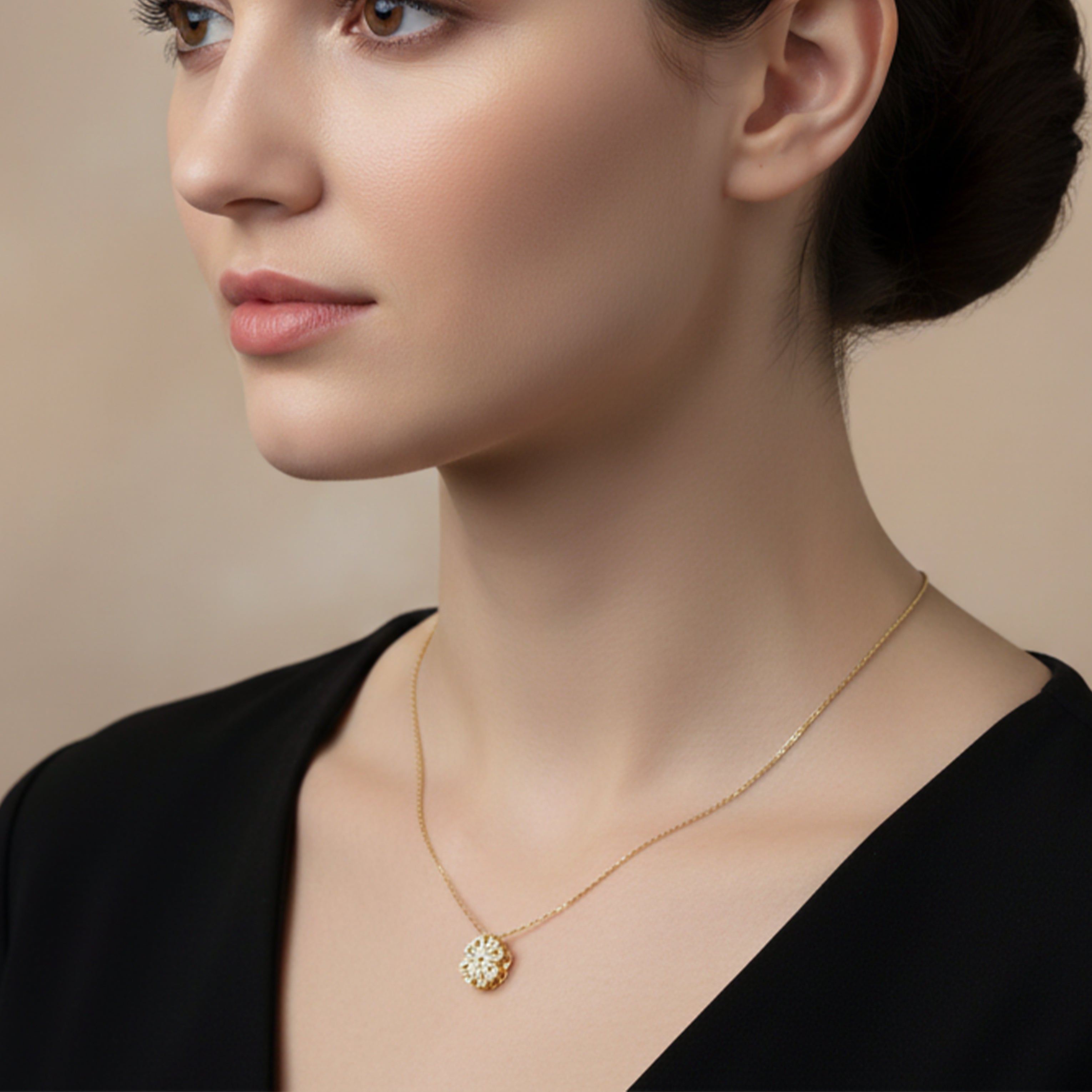 Clover Crystal Pendant Necklace GWN -138