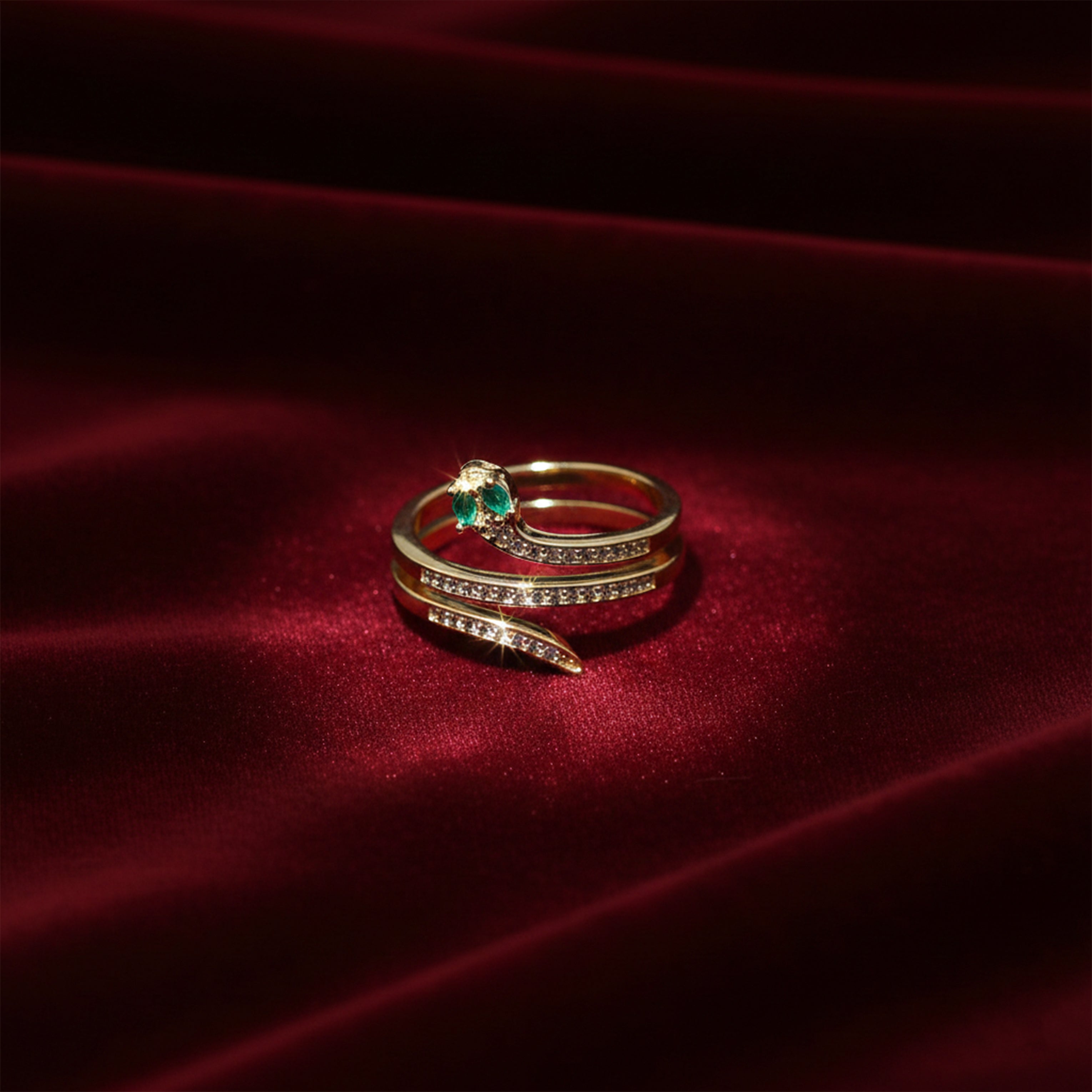 Gold Emerald Snake Ring GWR -59