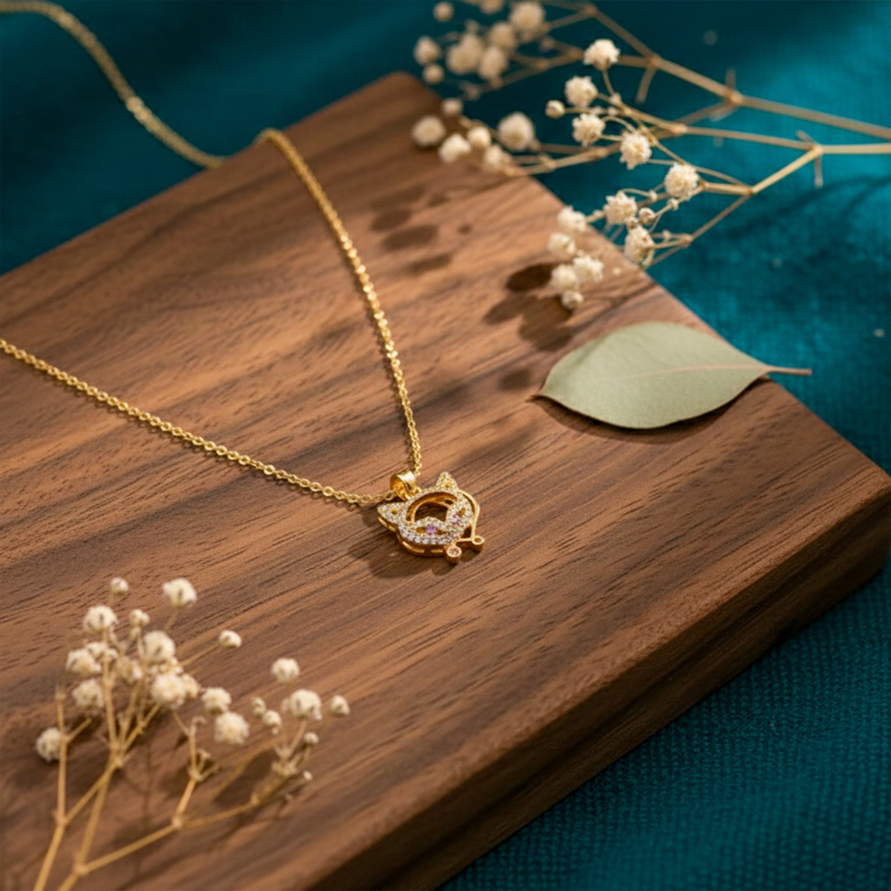 Sparkling Golden Fox Pendant Women Necklace GWN -122