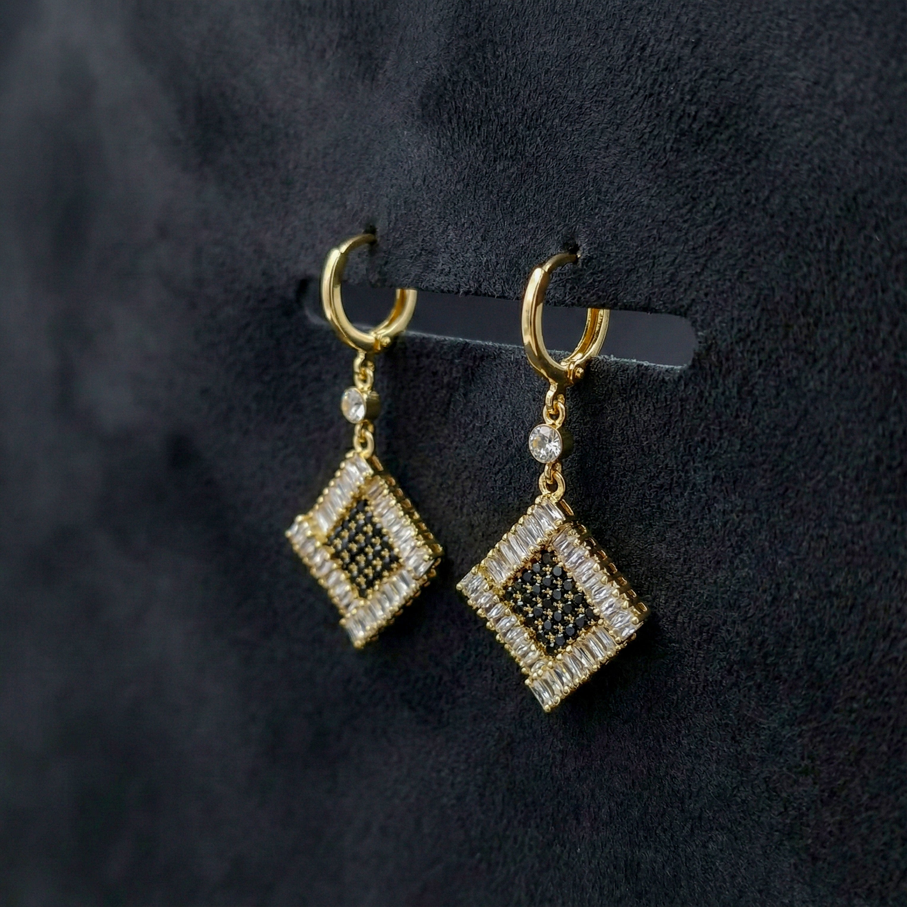 Black & White Crystal Square Drop Earrings GWE -150