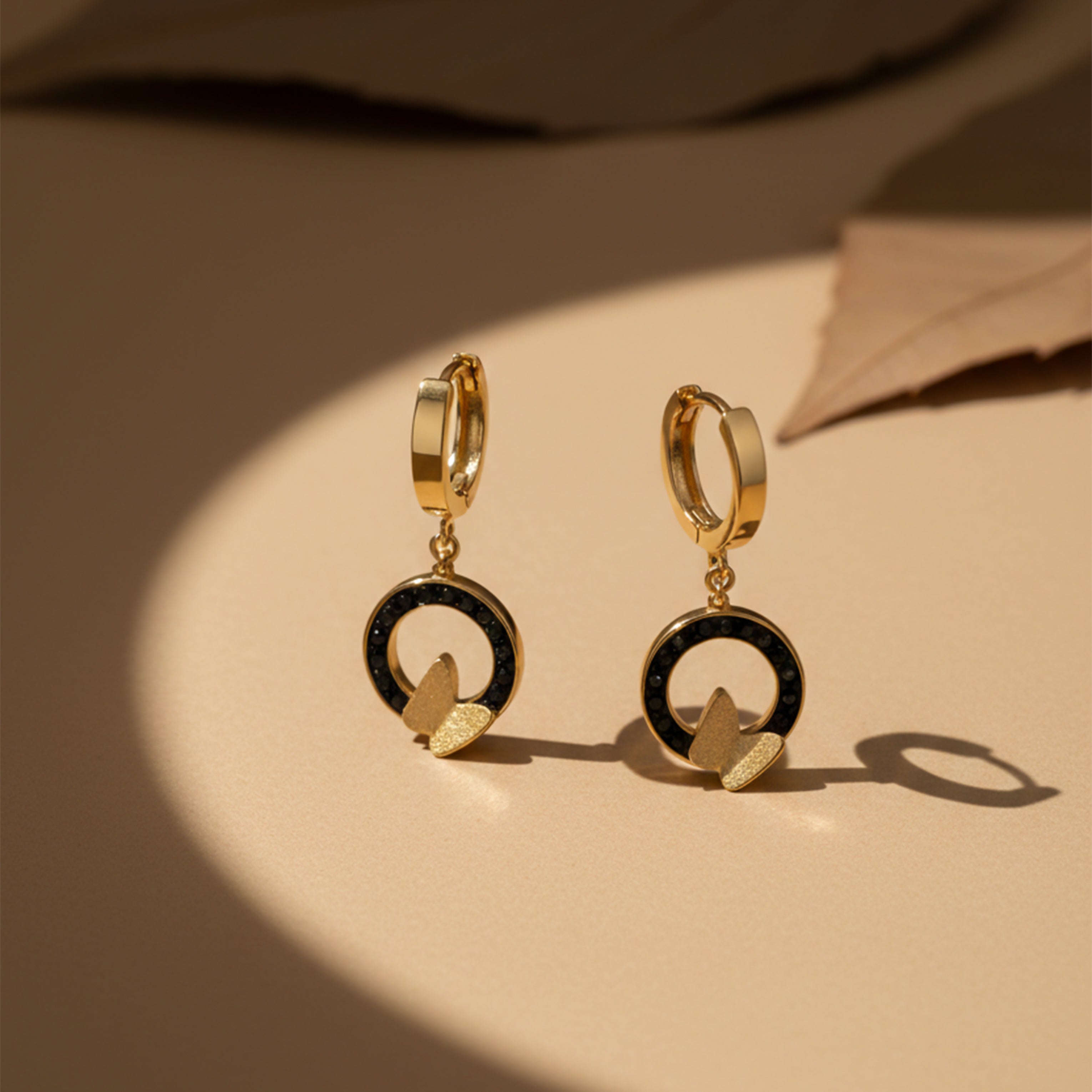 Nayika Noir Studs Earing GWE -22