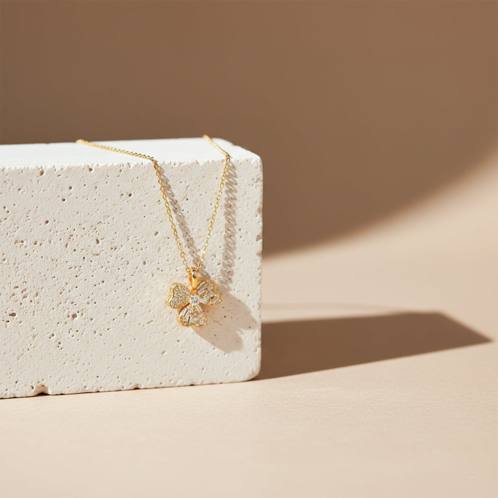 Crystal Clover Pendant Necklace GWN -125