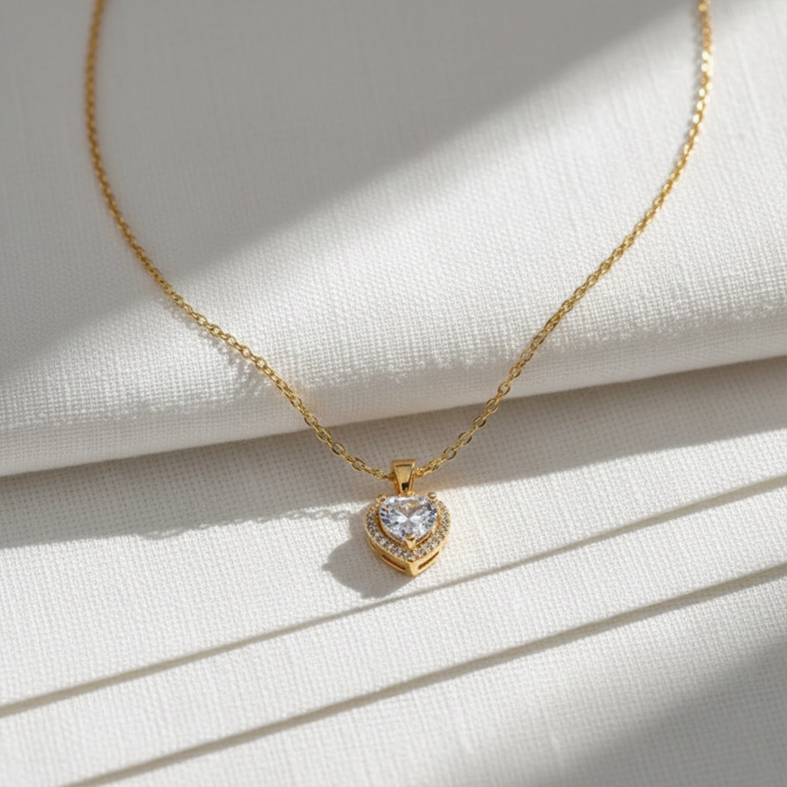 Brilliant Heart-Cut Crystal Women Neckless GWN -75