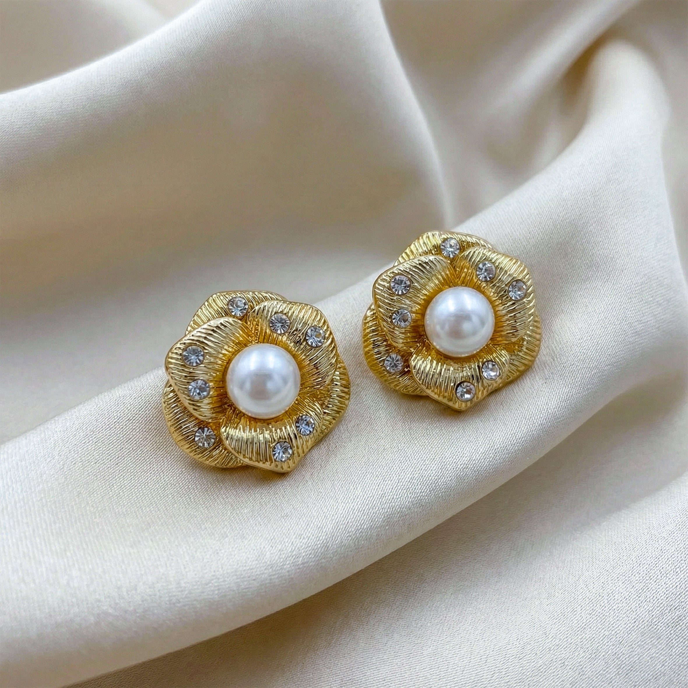Pearl Bloom Radiance Stud Earrings GWE -53