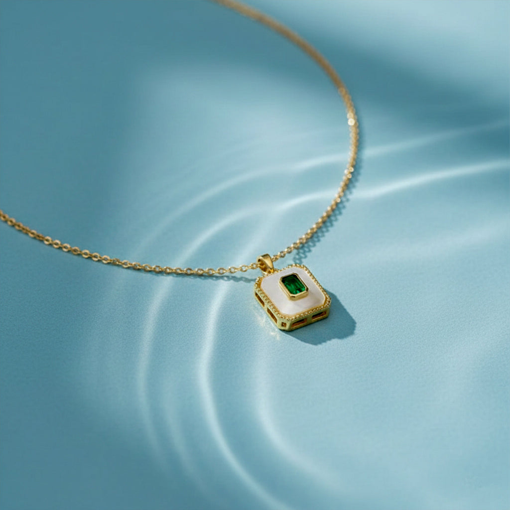Vintage-Inspired Emerald Women Neckless GWN -94