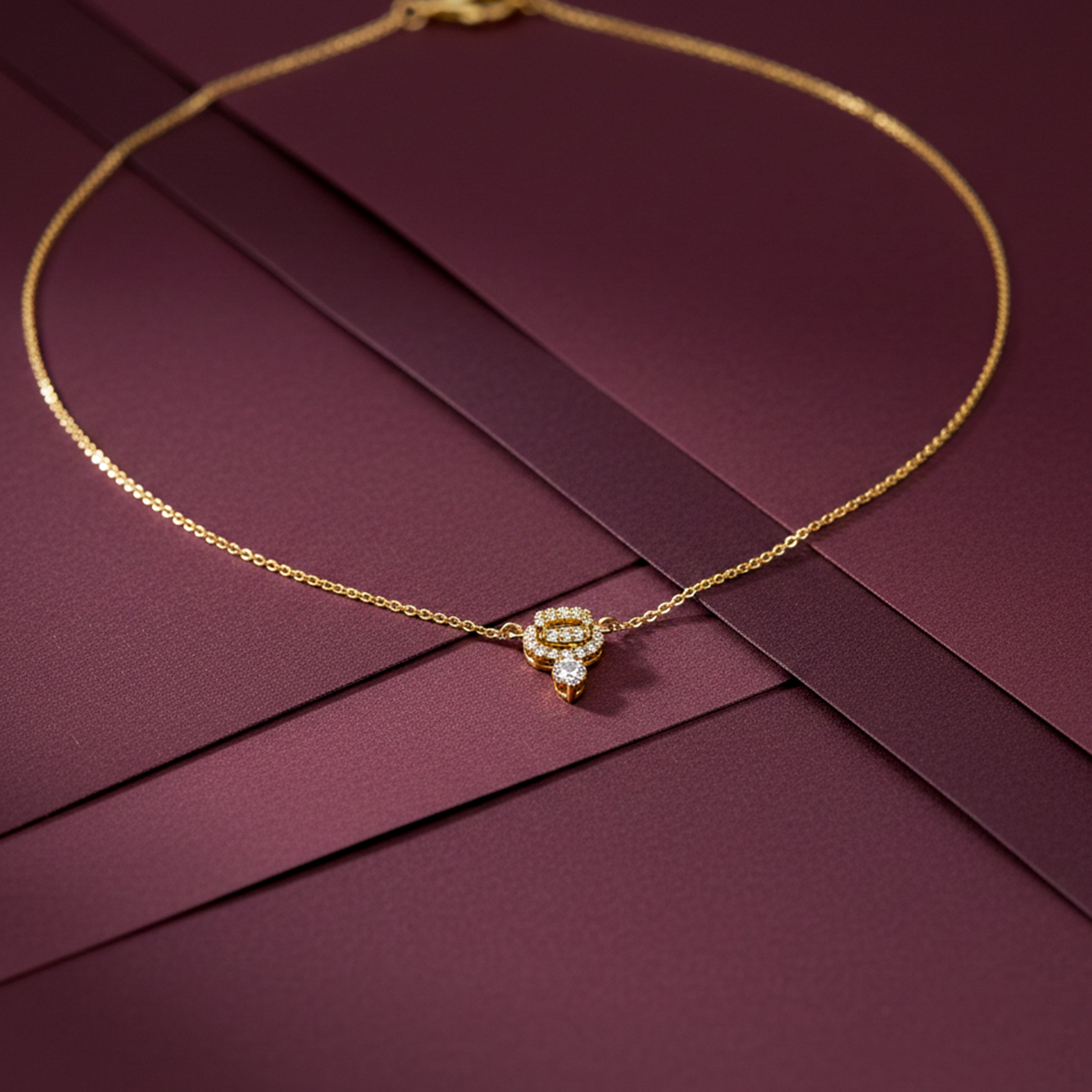 Golden Clover Spark Pendant Necklace GWN -55