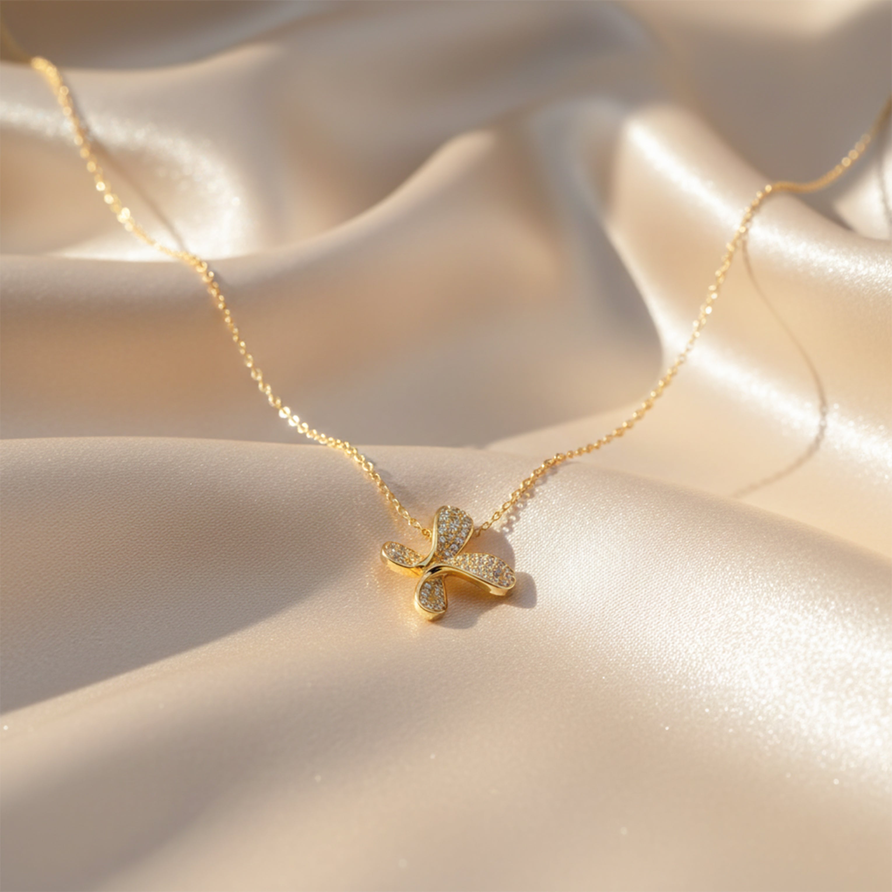 Petal Crystal Pendant Necklace GWN -143