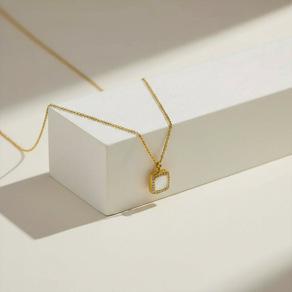 Square Mother-of-Pearl Women Neckless GWN -71