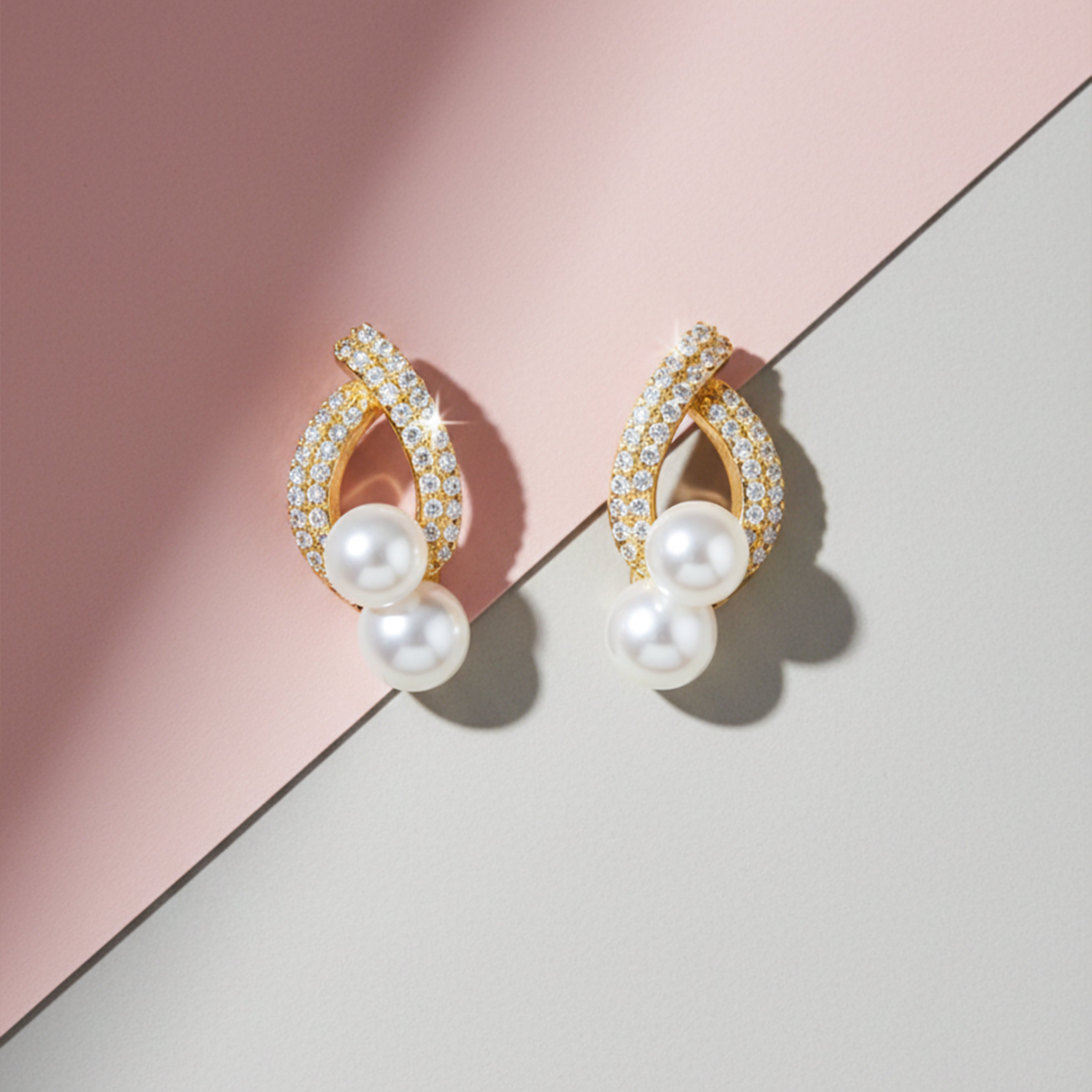 Aarika Pearl Loop Earring GWE -30