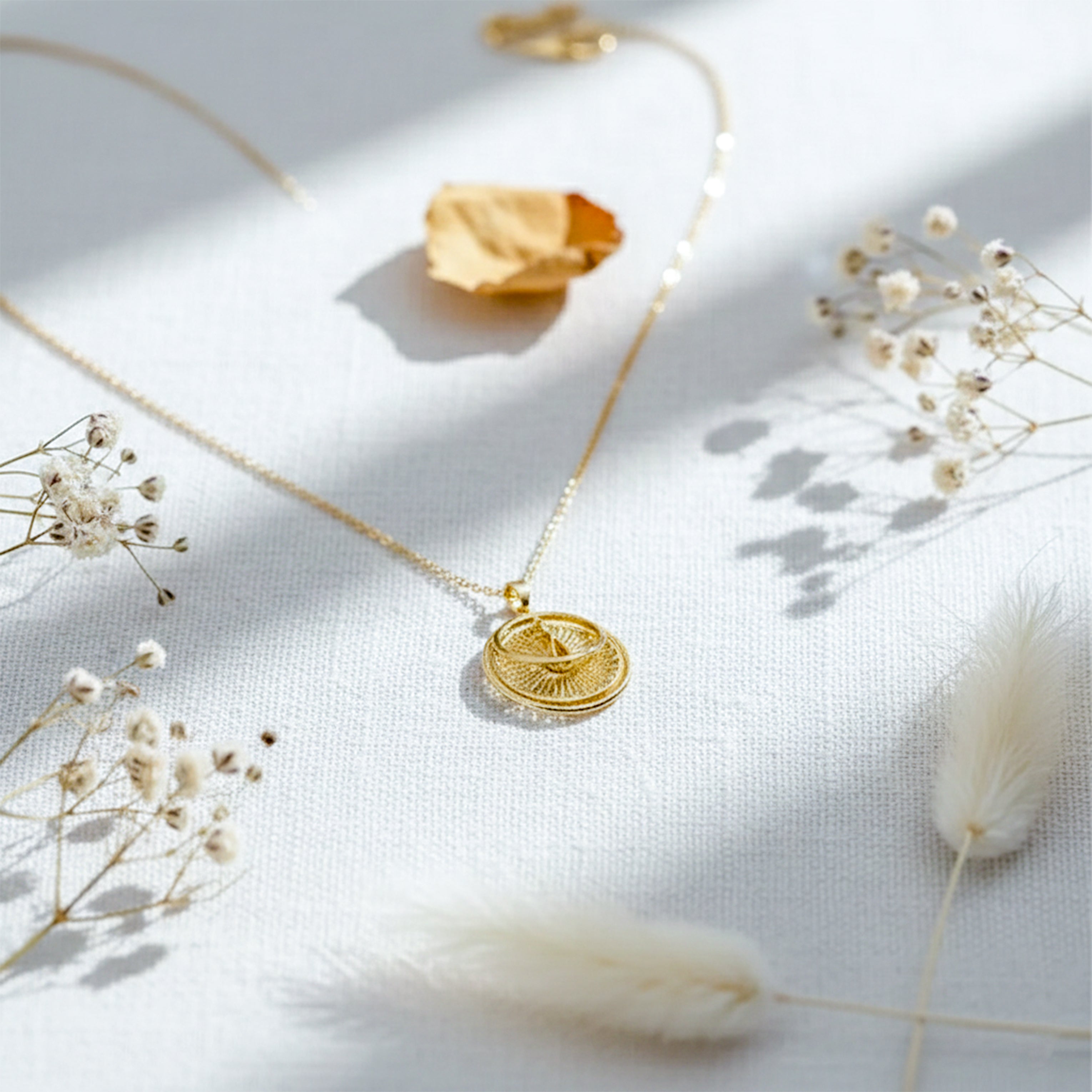 Vintage-Inspired Gold Filigree Circle Women Necklace GWN -158