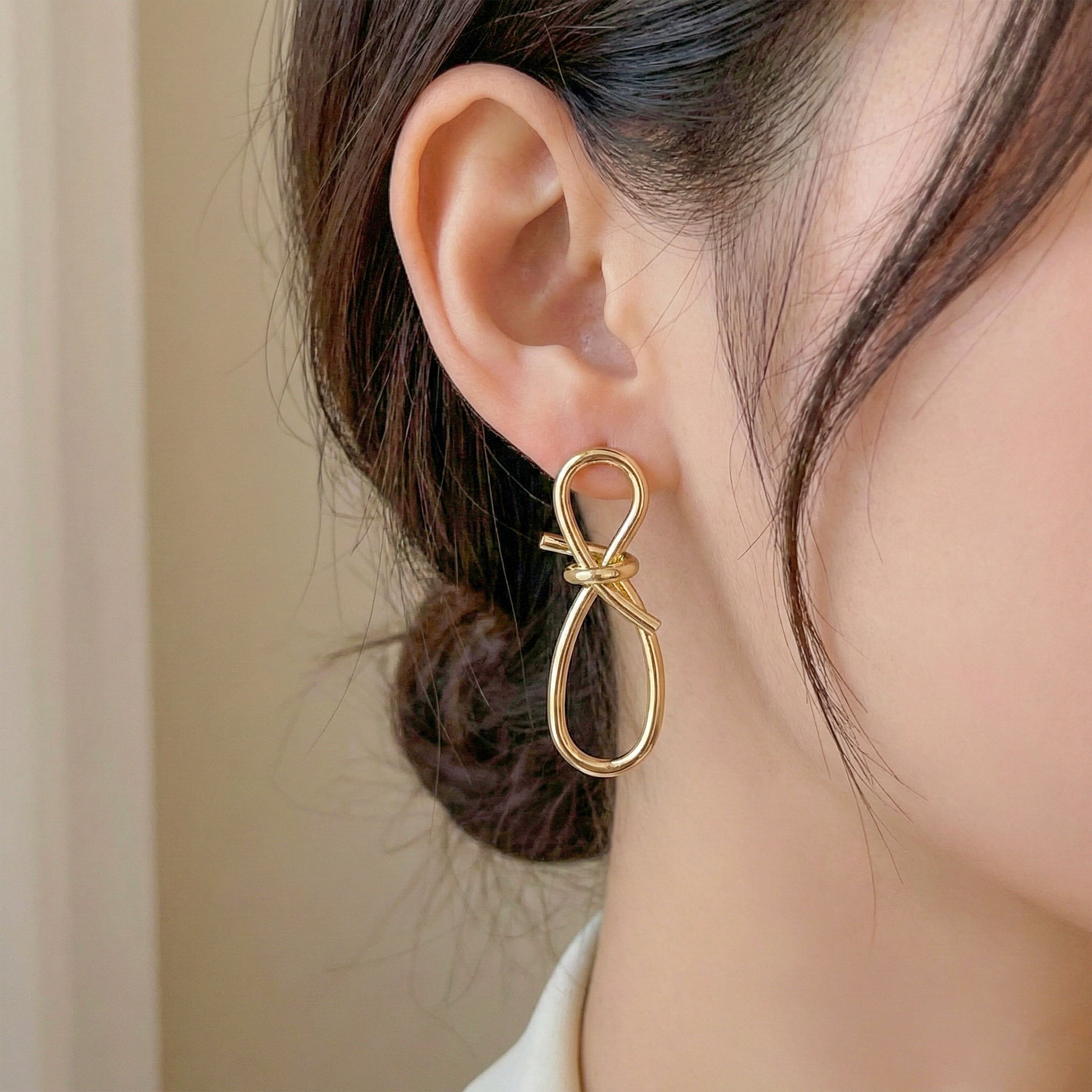 Ribbon Loop Luxe Gold Drop Earrings GWE -56