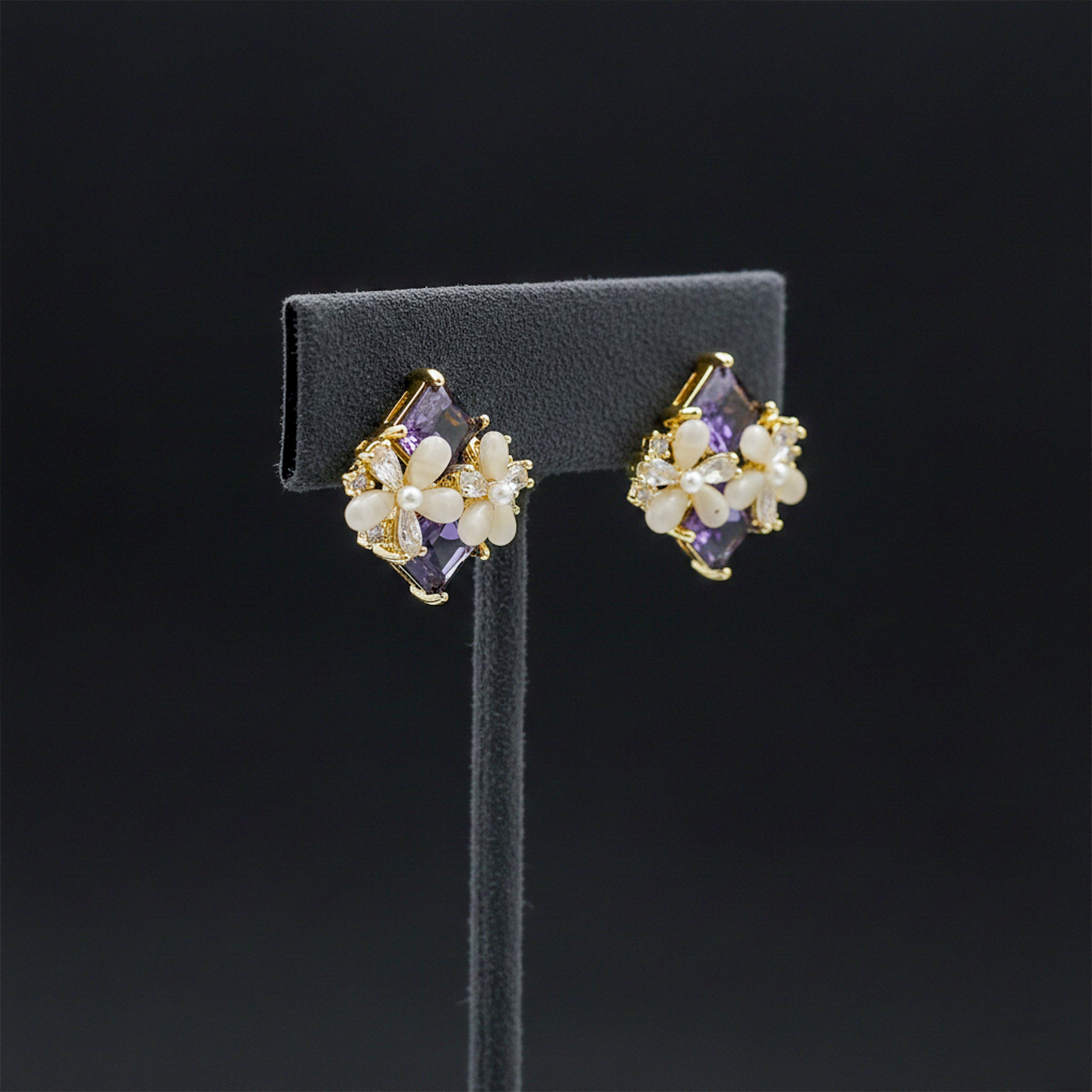 Elegant Floral Gemstone Stud Earrings GWE -126