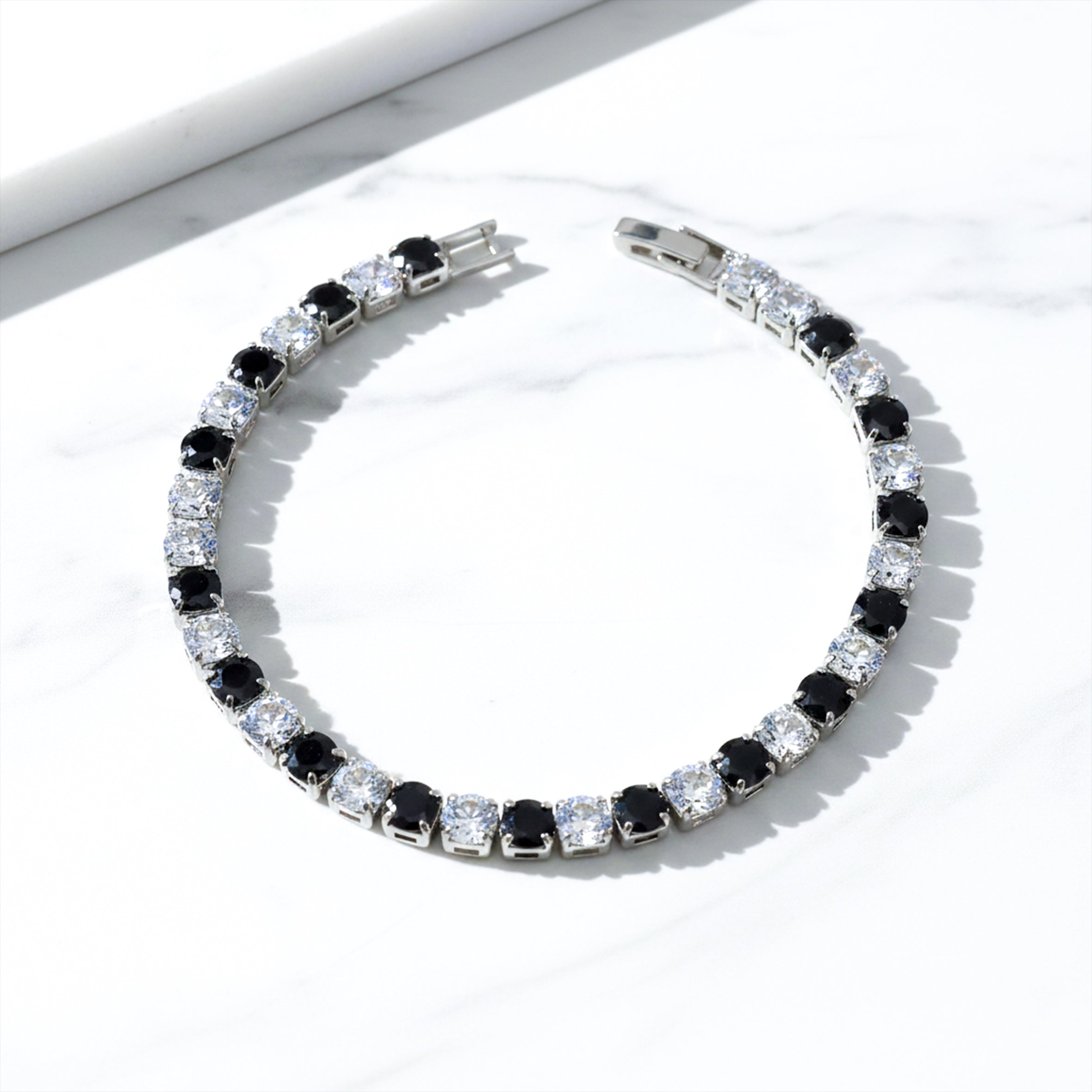 Black & White Crystal Bracelet GWB -57