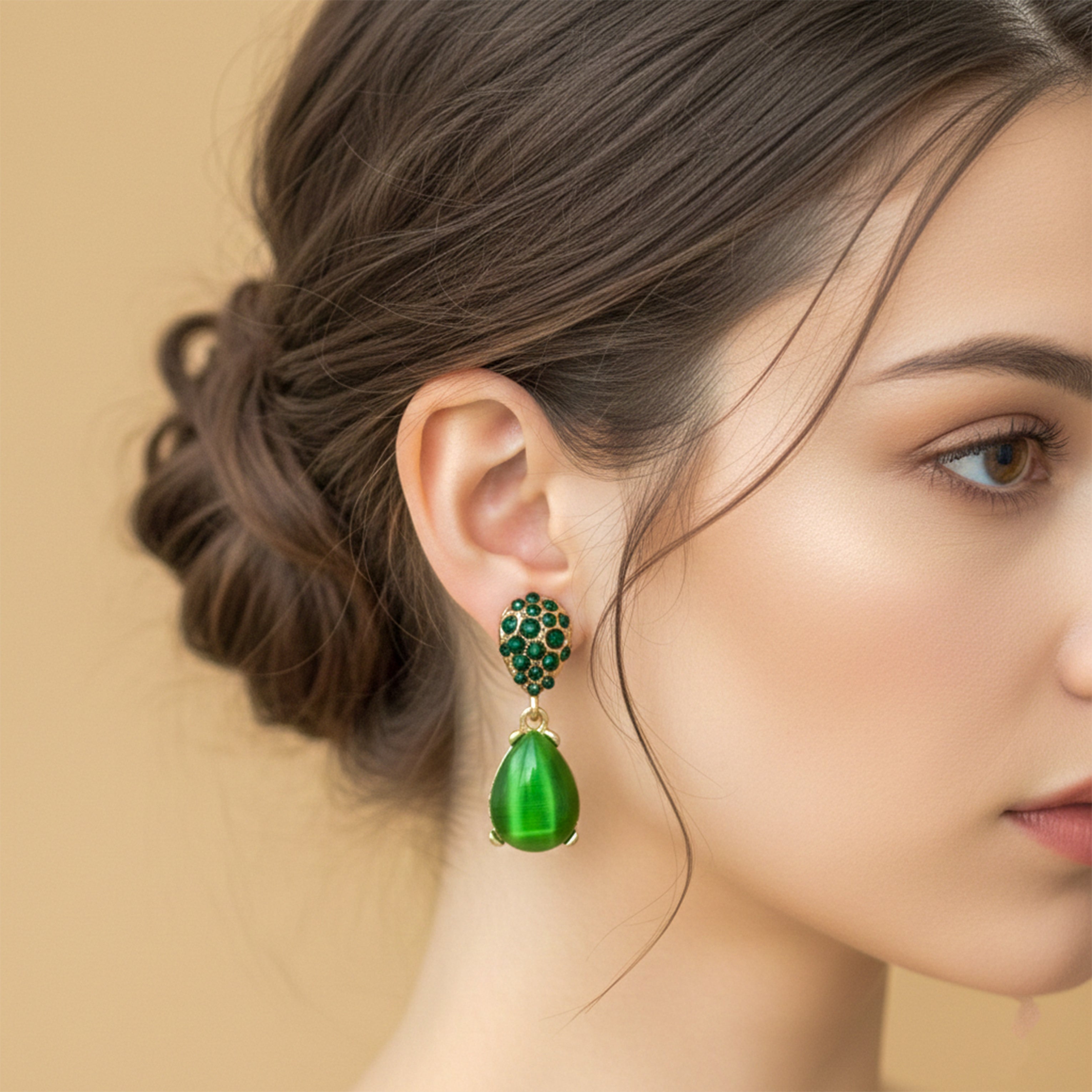 Green Crystal Teardrop Earrings GWE -222