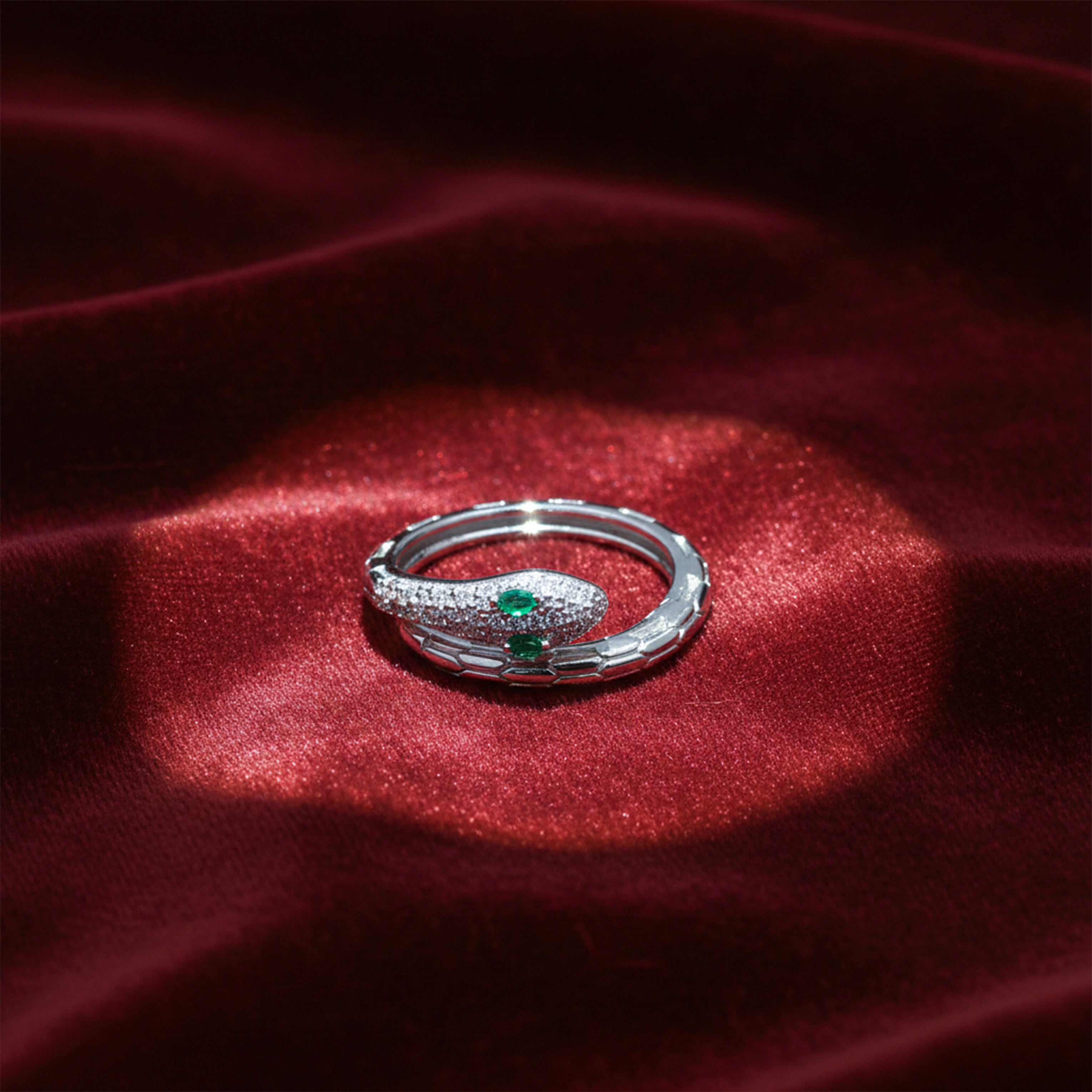 Emerald Eyes Snake Ring GWR -77