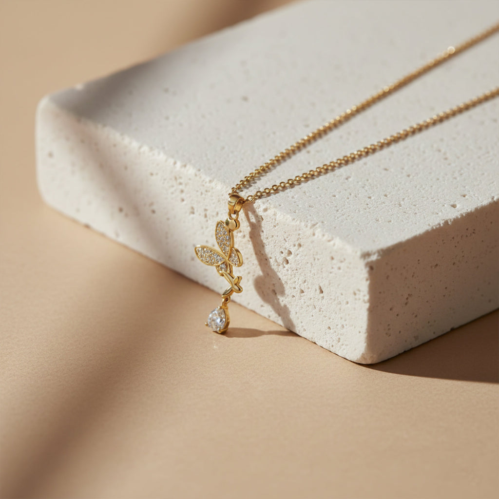 Drop Diamond Pendant Necklace GWN -147