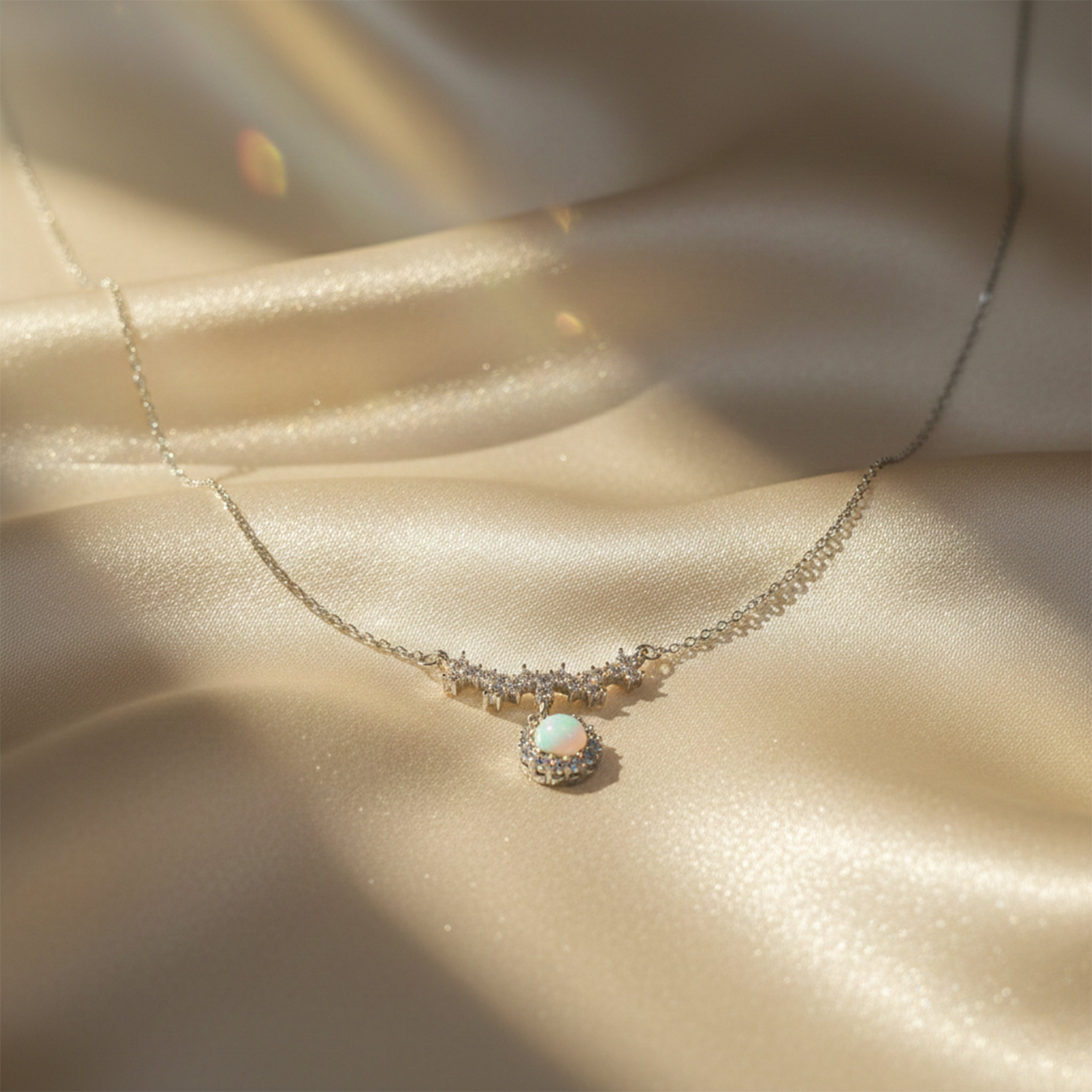 Halo Moonstone Pendant Necklace GWM -83
