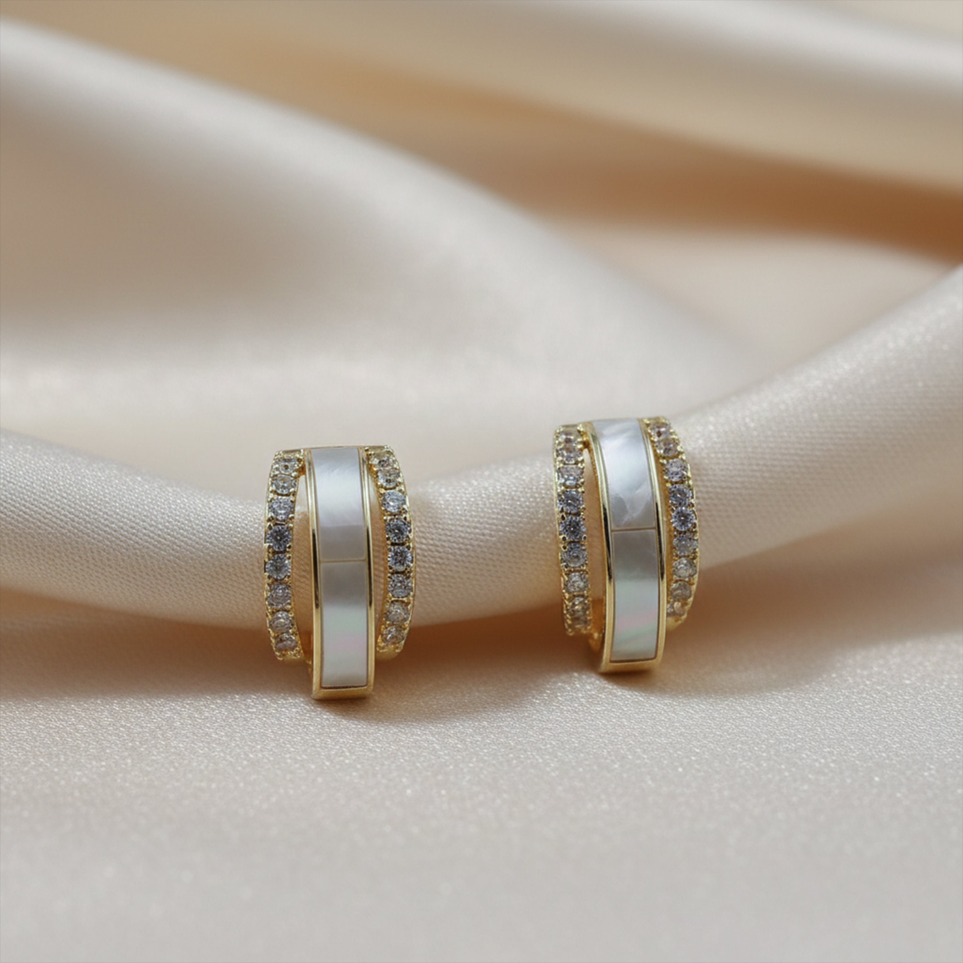 Mother-of-Pearl Crystal Hoop Earrings GWE -158
