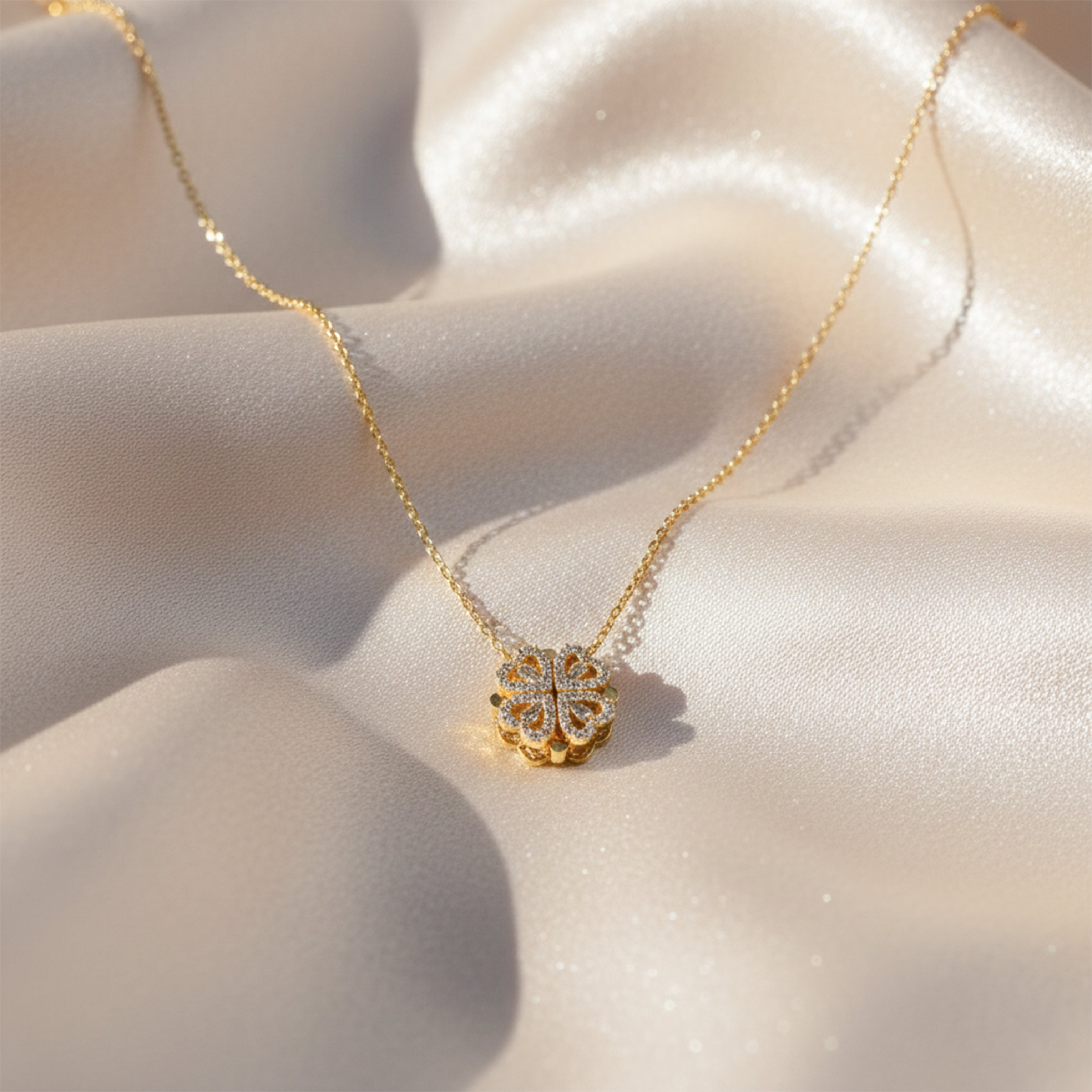 Clover Crystal Pendant Necklace GWN -138