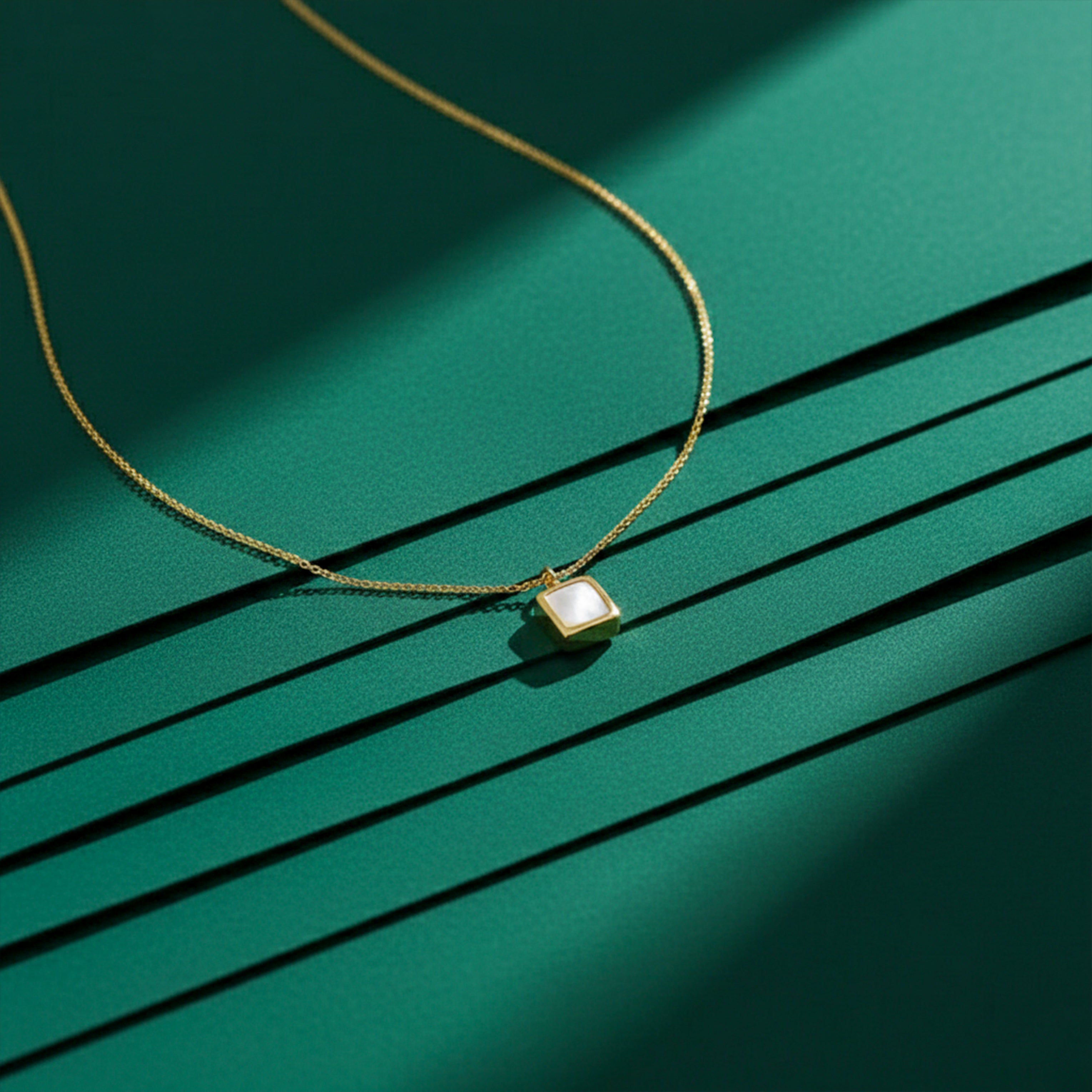 Square Mother-of-Pearl Women Neckless GWN -71