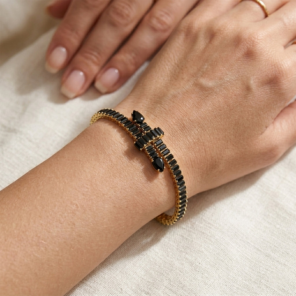 Black Stone Bow Bracelet GWB -126