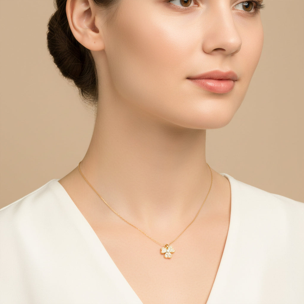 Crystal Clover Pendant Necklace GWN -125