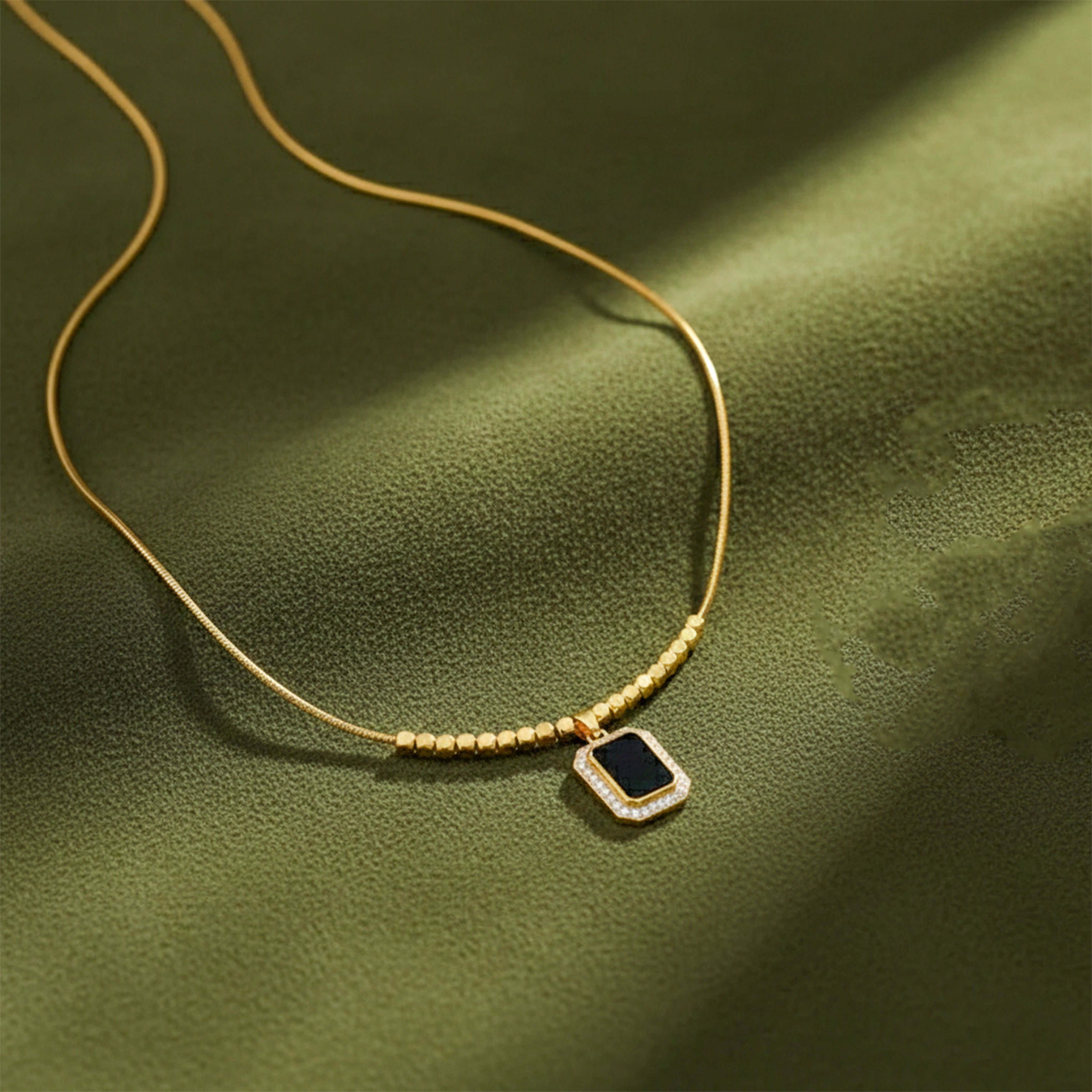 Modern Black Enamel Women Neckless GWN -114
