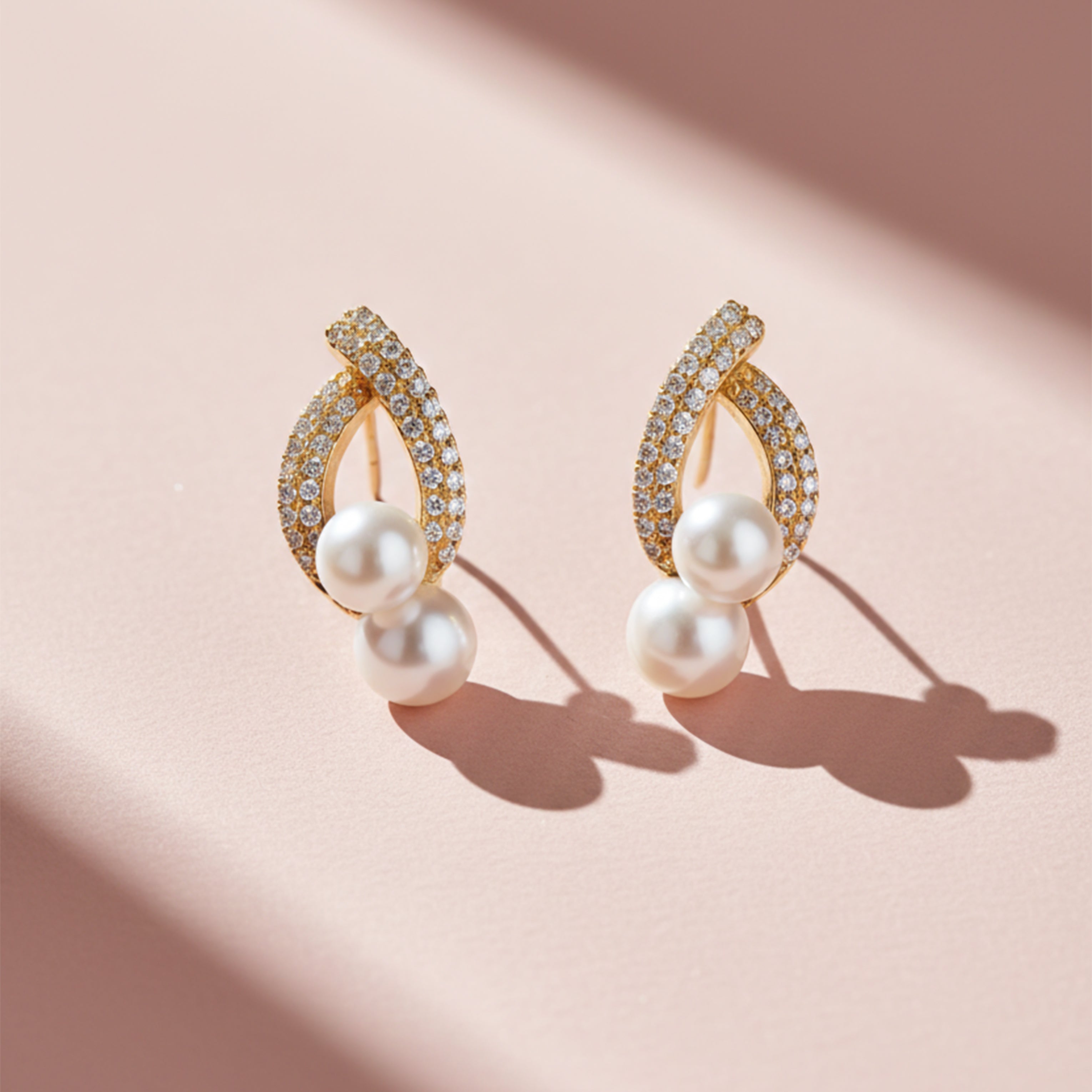 Aarika Pearl Loop Earring GWE -30
