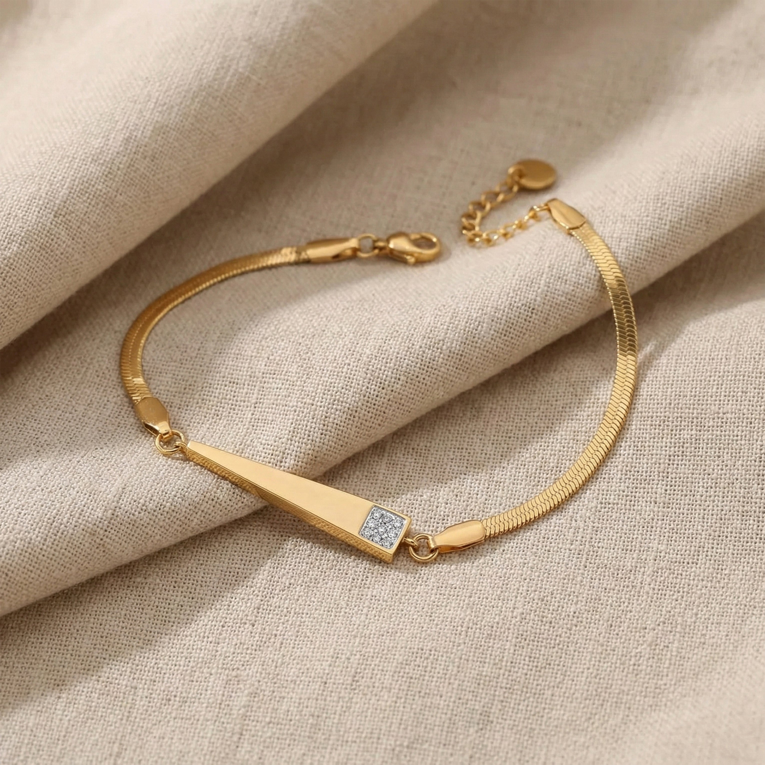 Kriti Snack Women Bracelet GWB -8