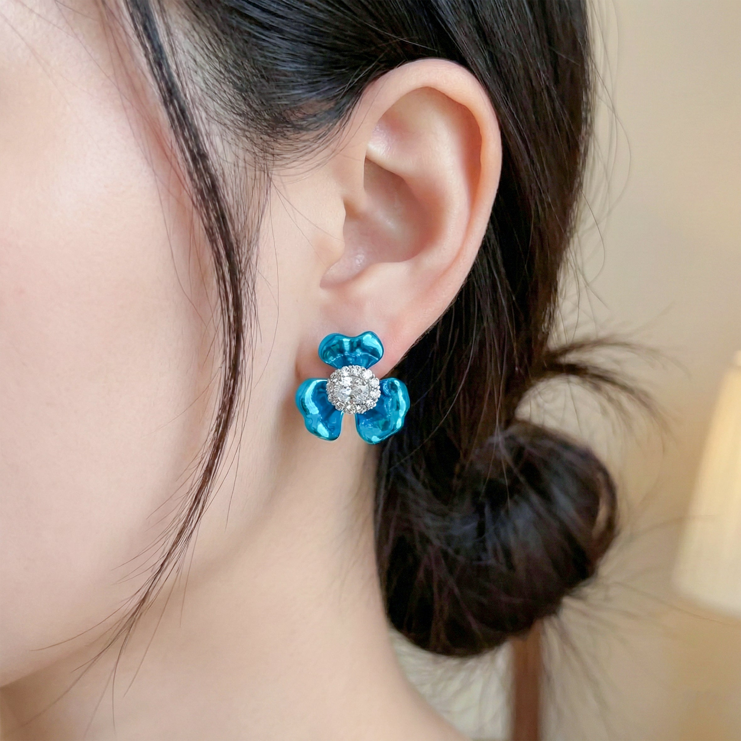 Blue Blossom Crystal Studs GWE -108