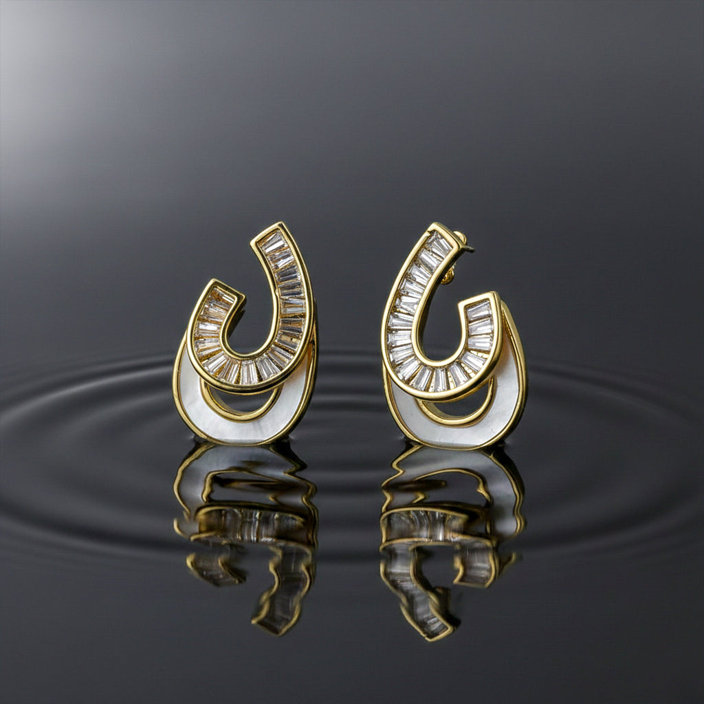 Gold Curv Stud Earrings GWE -163