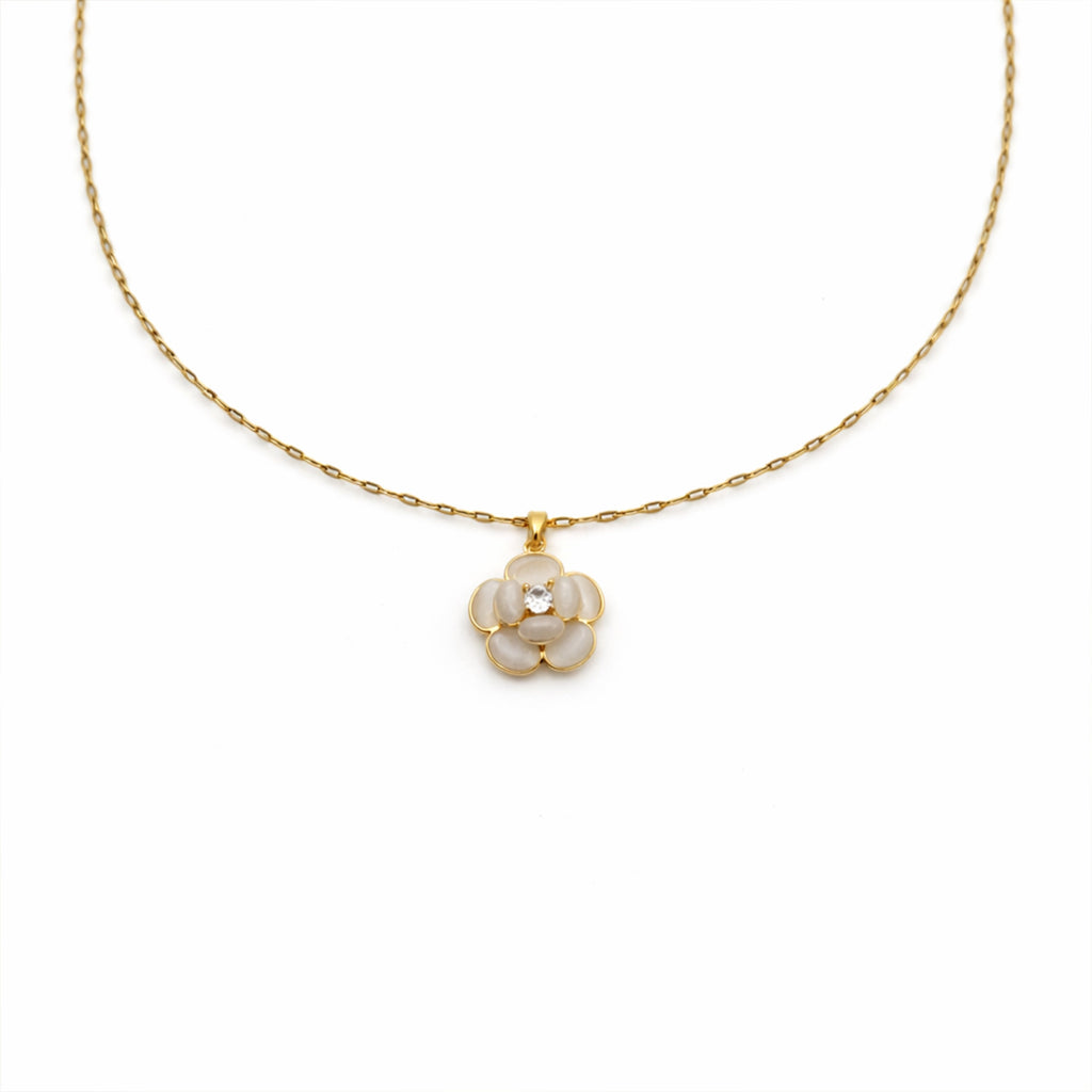 White Floral Charm Pendant Necklace GWN -126