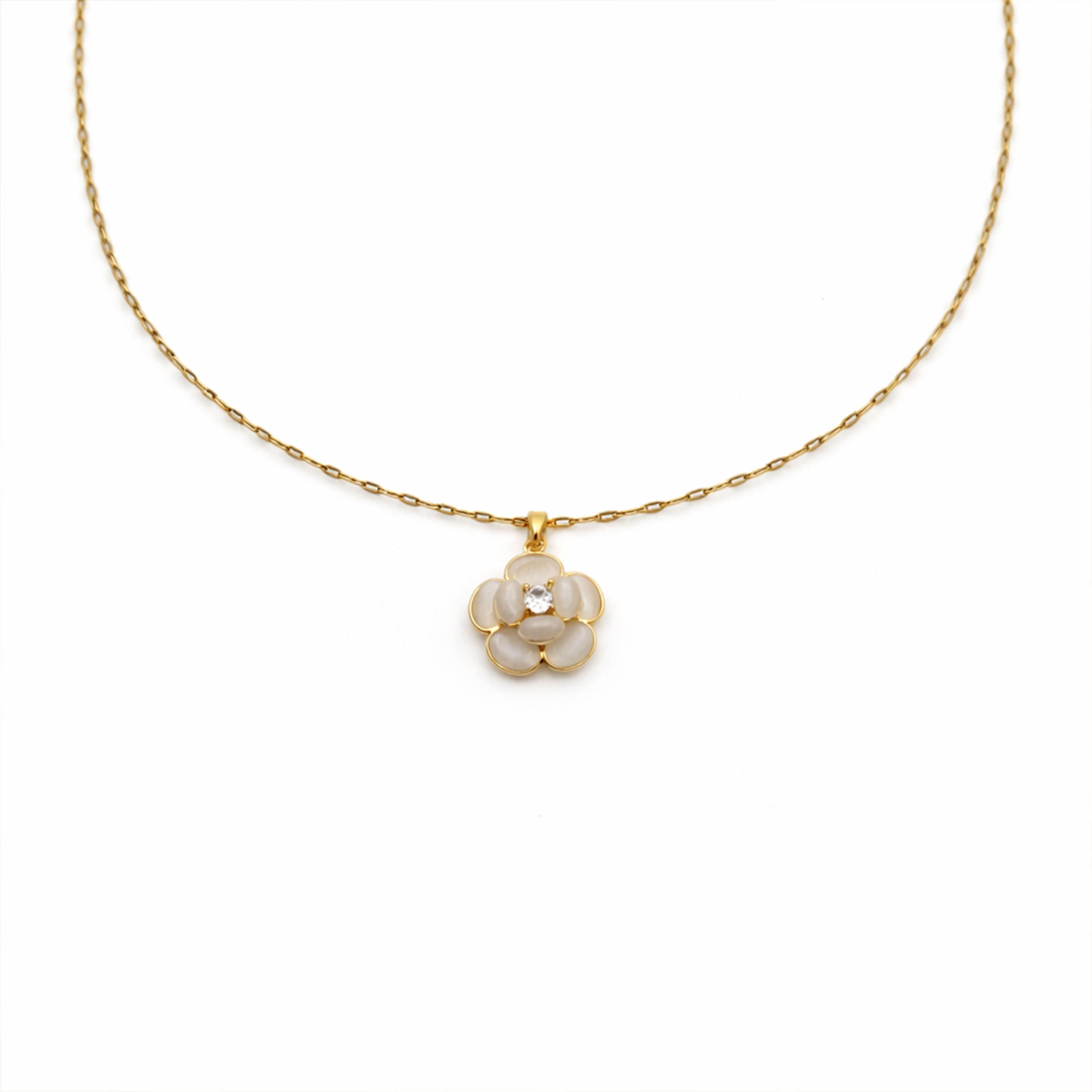 White Floral Charm Pendant Necklace GWN -126