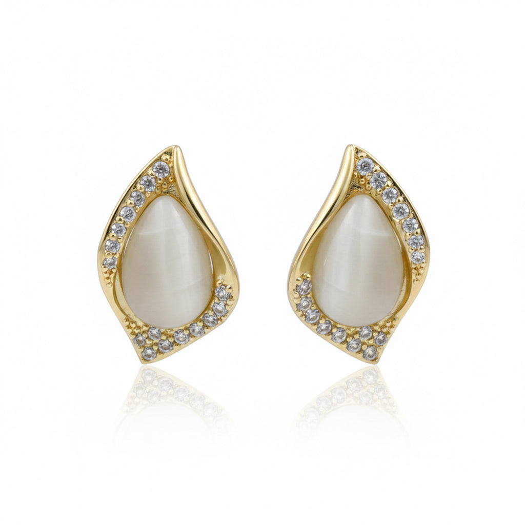 Elegant Teardrop Crystal Stud Earrings GWE -142