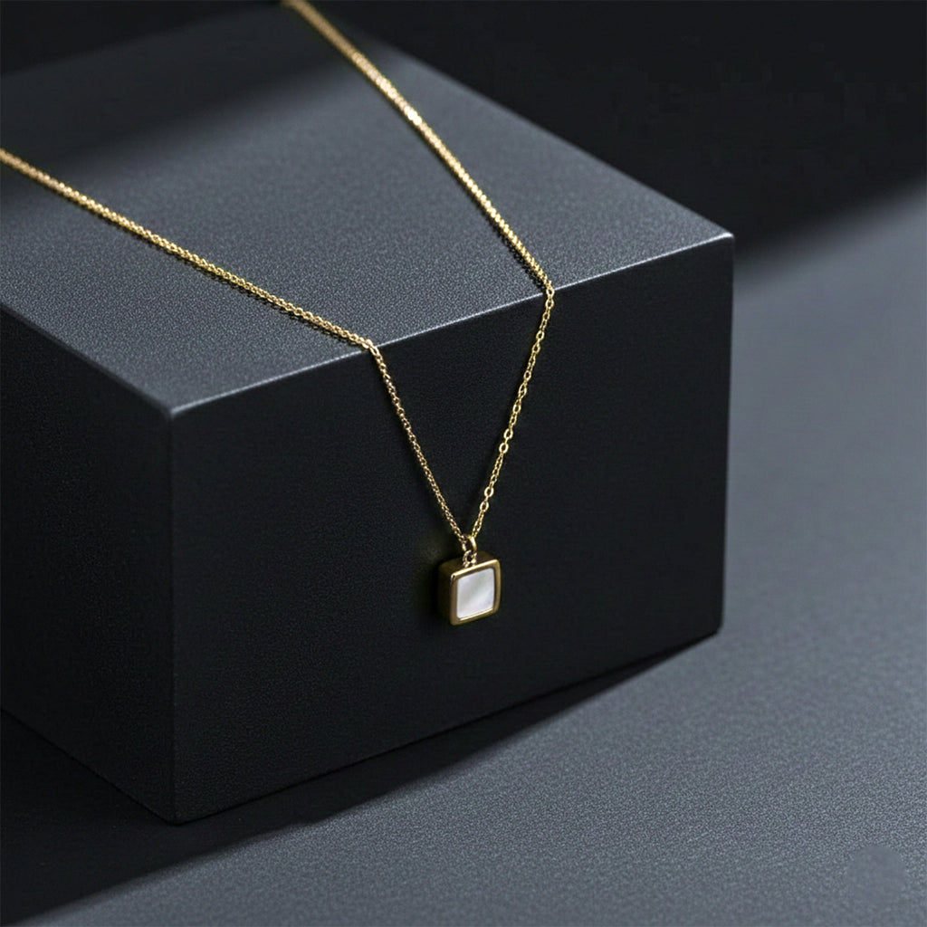 Square Mother-of-Pearl Women Neckless GWN -71
