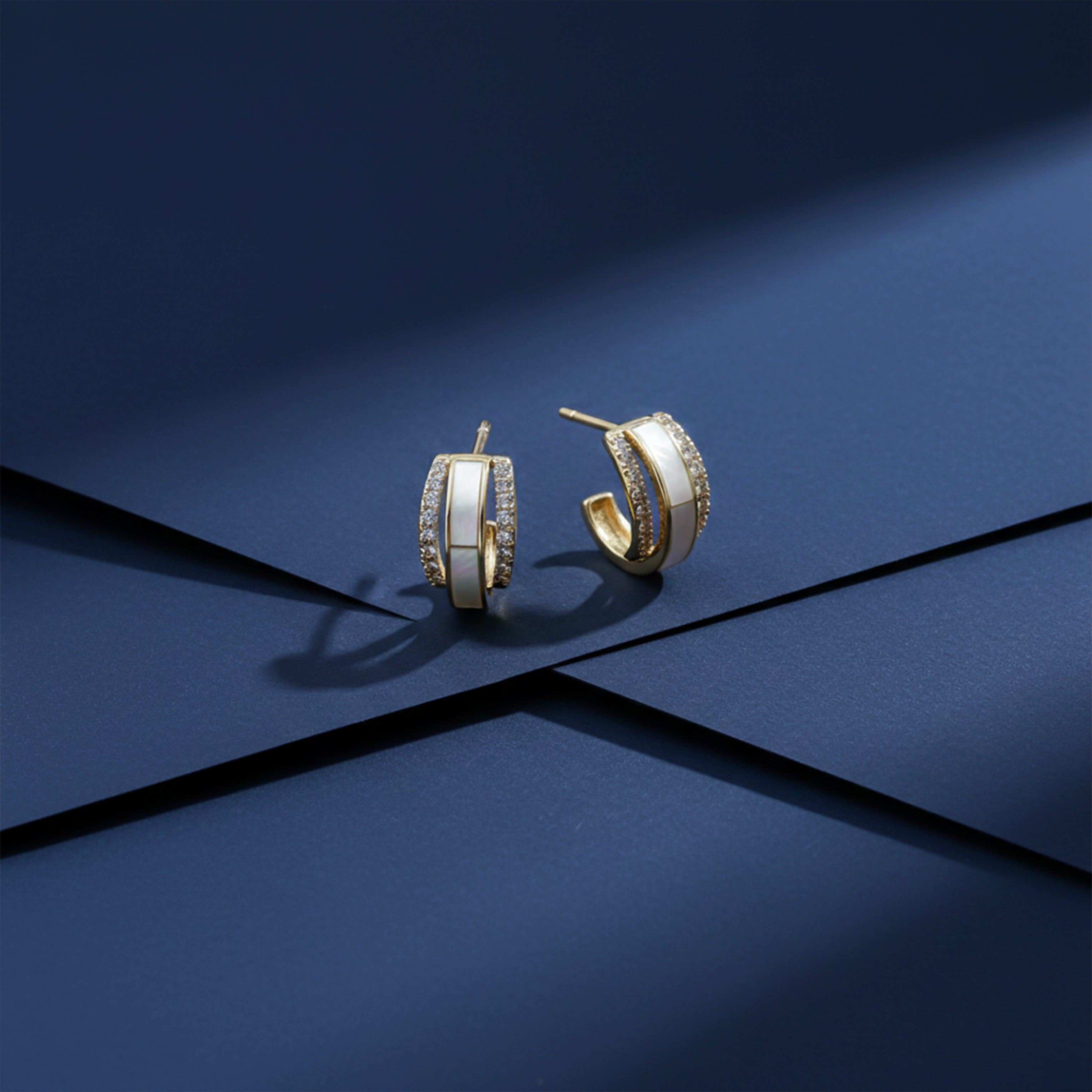 Mother-of-Pearl Crystal Hoop Earrings GWE -158