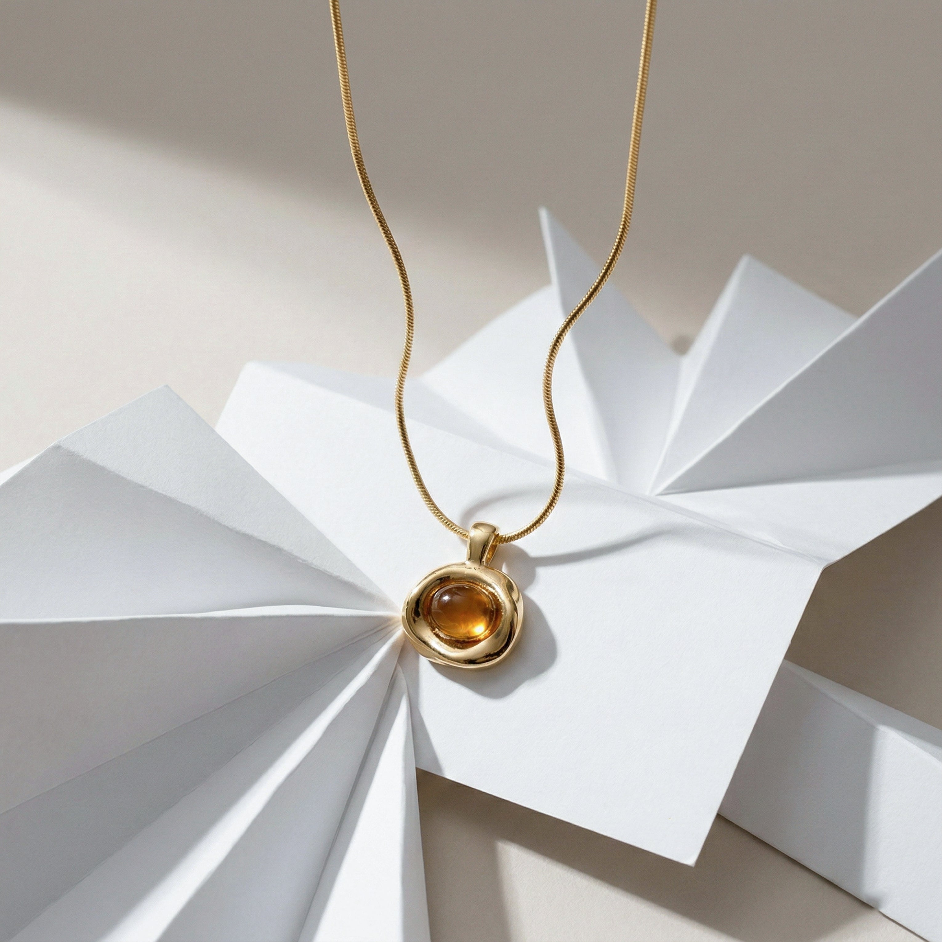 Amber Gold Pendant Necklace GWN -66