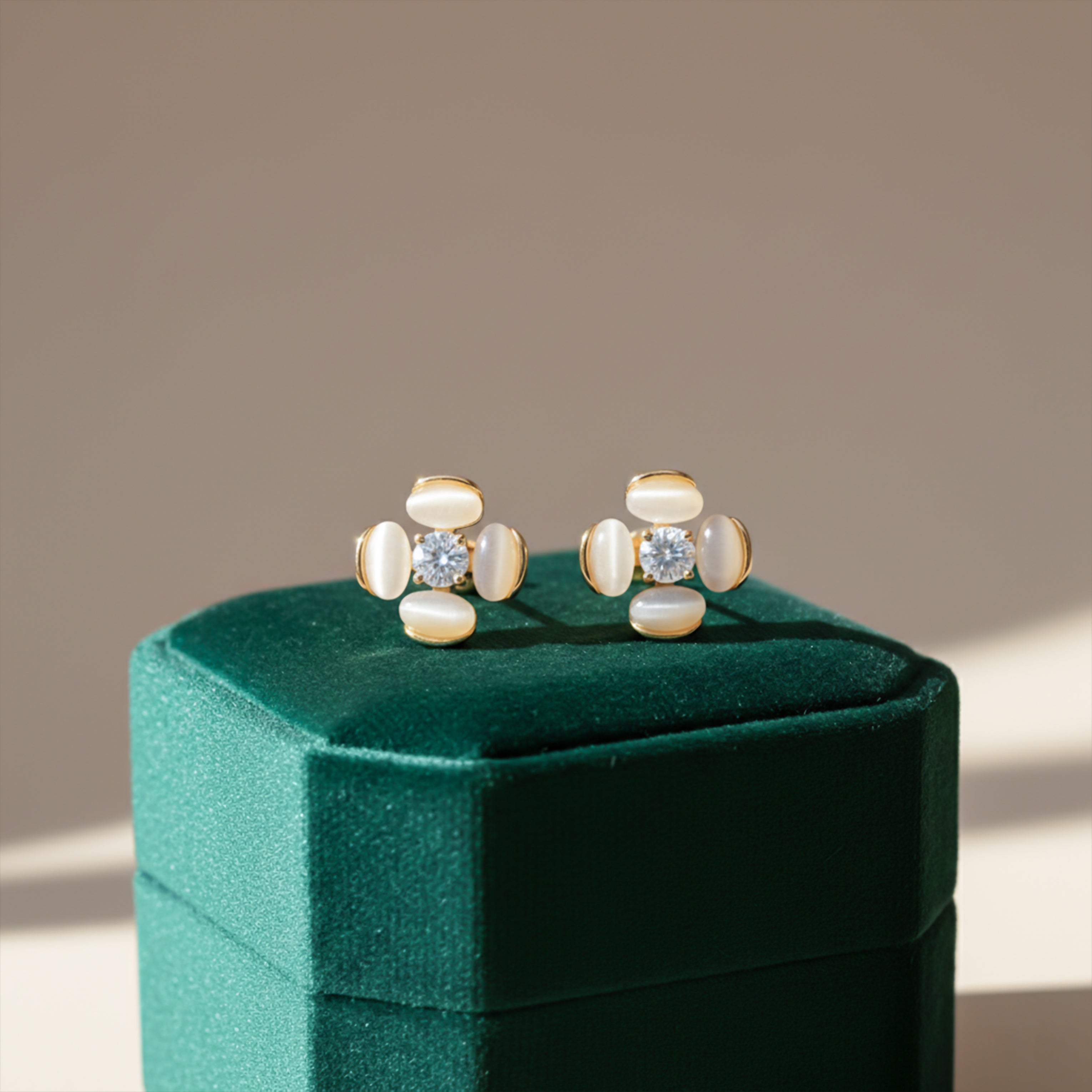 Pearl Bloom Stud Earrings GWE -107