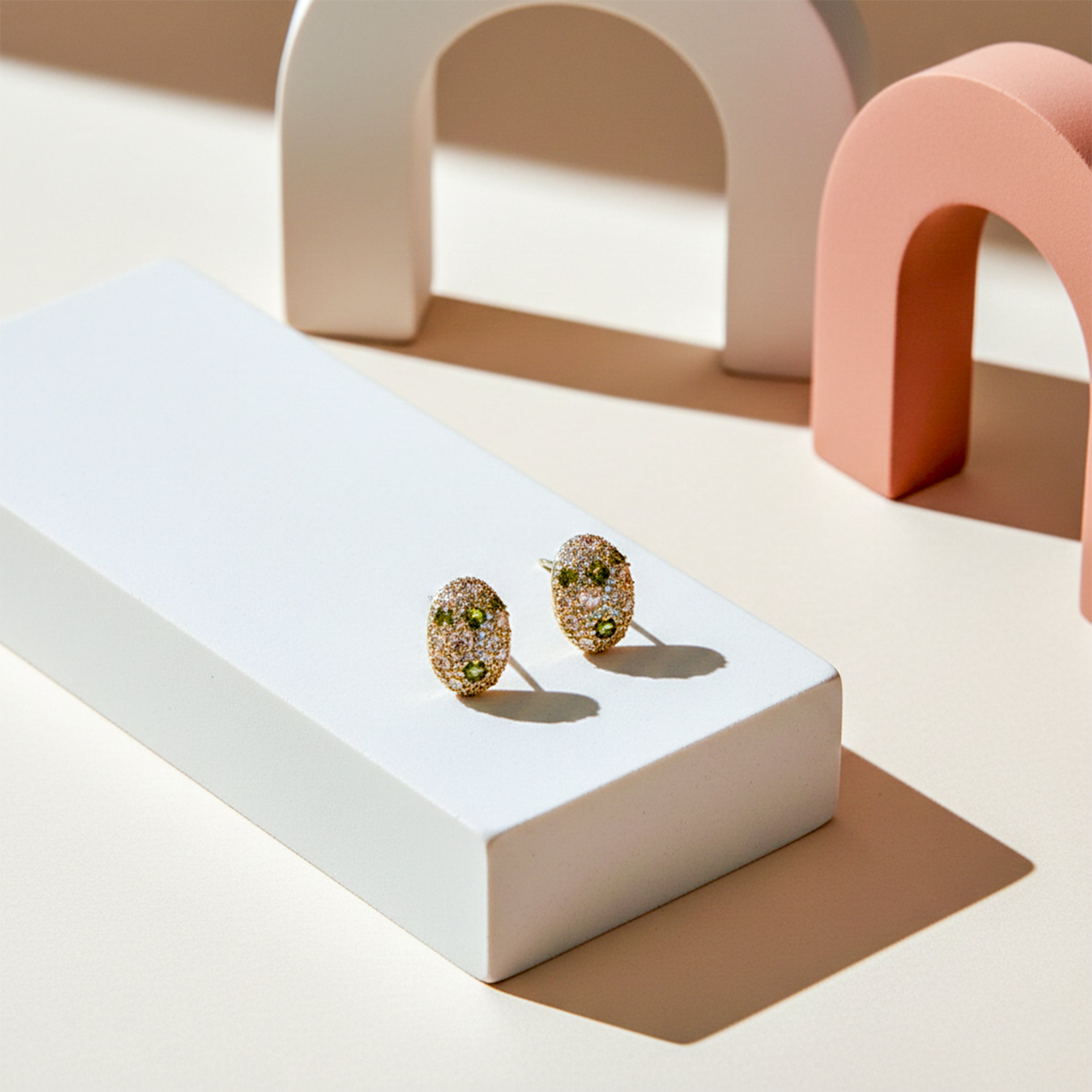 Spark Oval Stud Earrings GWE -124