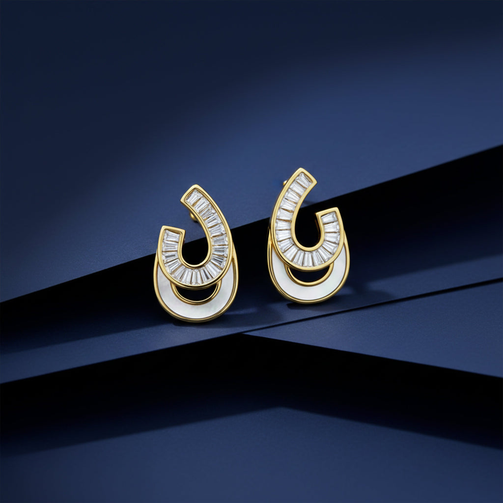 Gold Curv Stud Earrings GWE -163