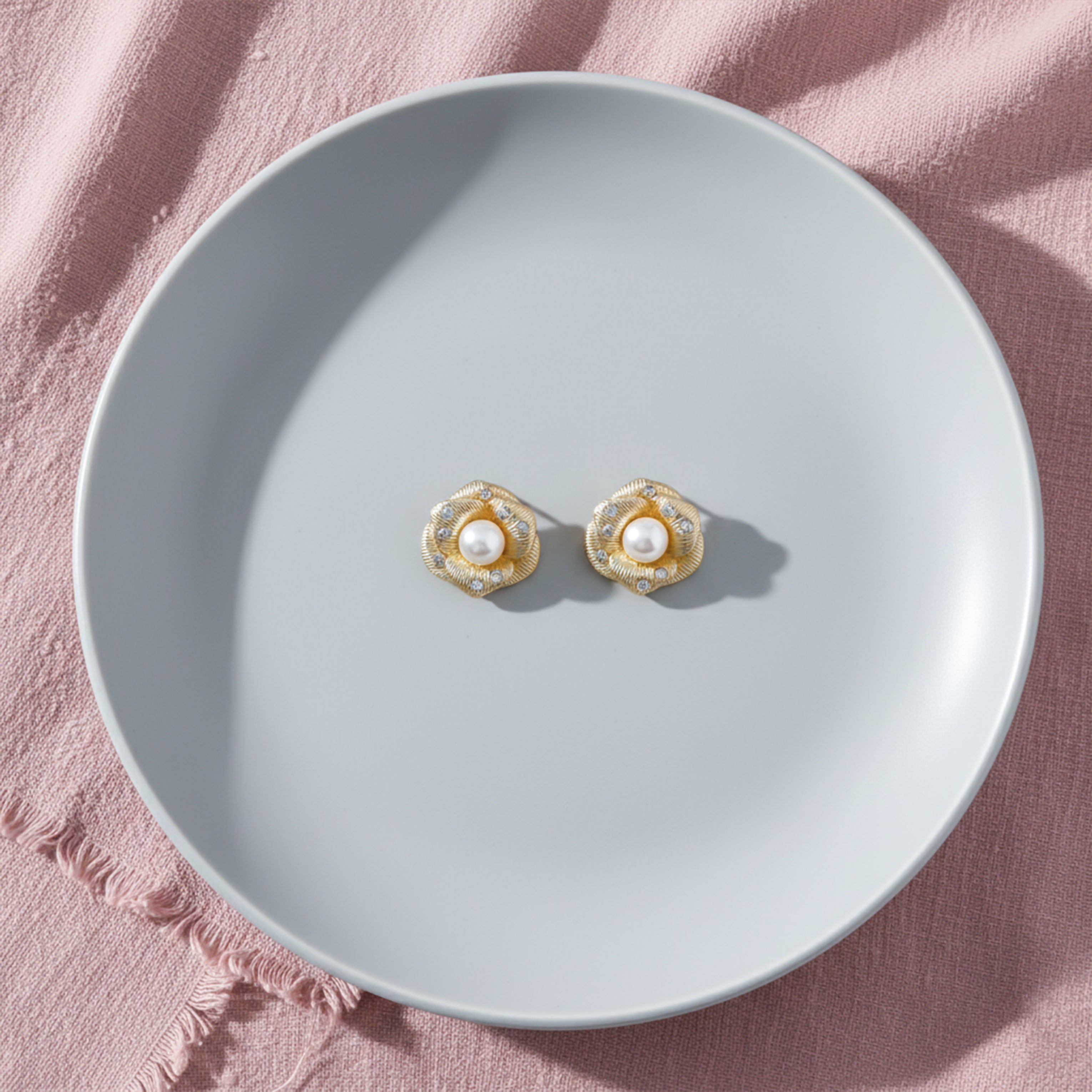 Pearl Bloom Radiance Stud Earrings GWE -53
