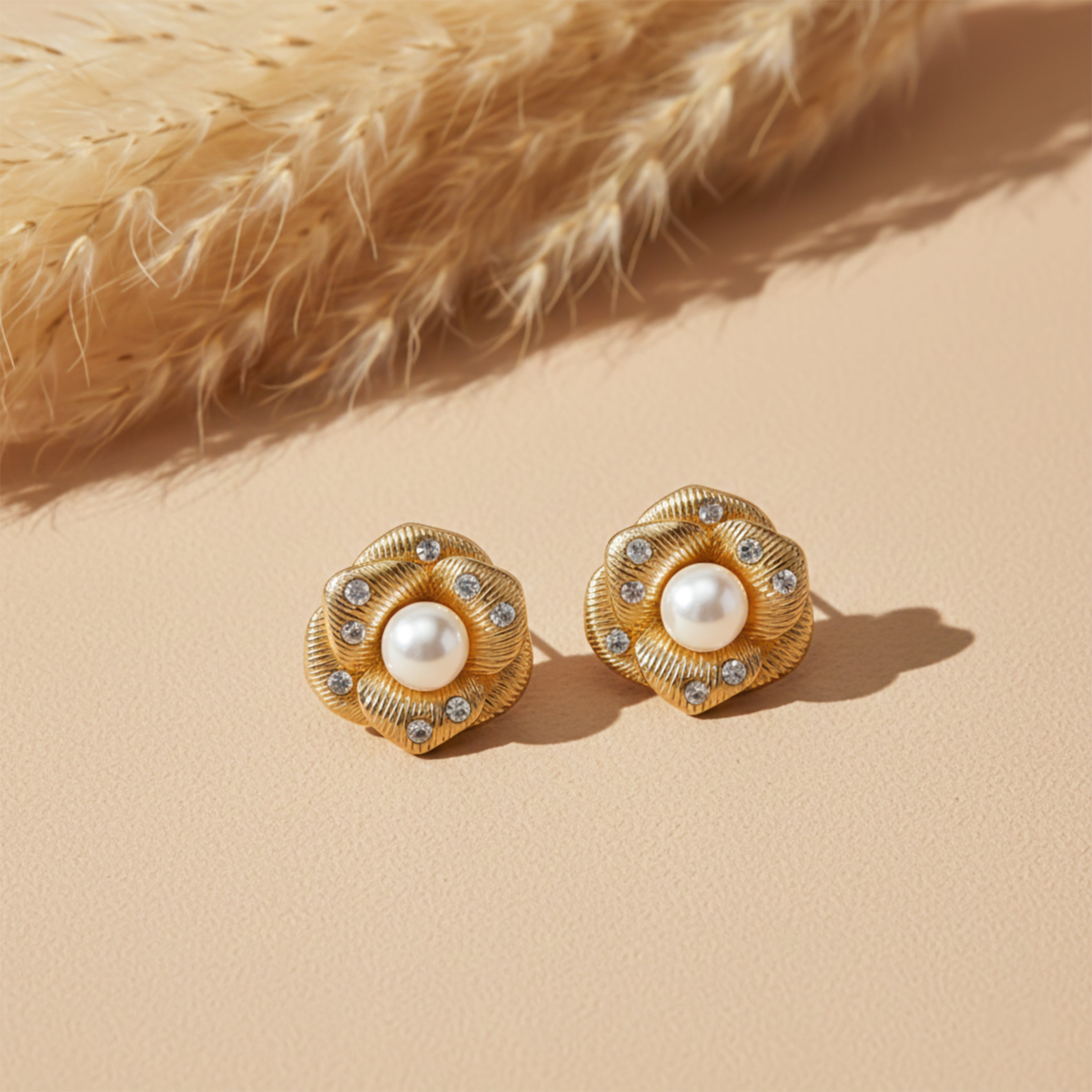 Pearl Bloom Radiance Stud Earrings GWE -53