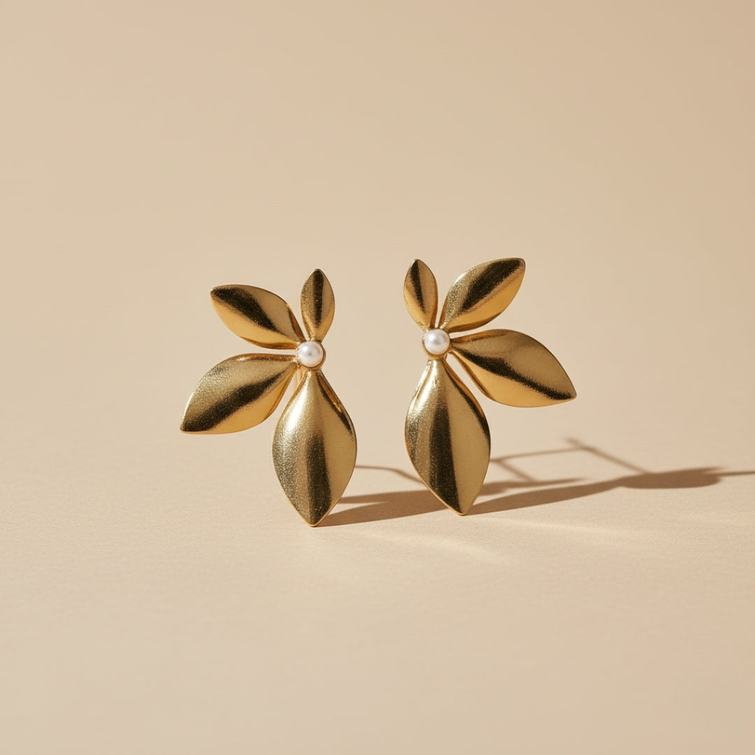 WibeStone Gold Flower Earrings – Elegant Floral Design for Everyday Luxury