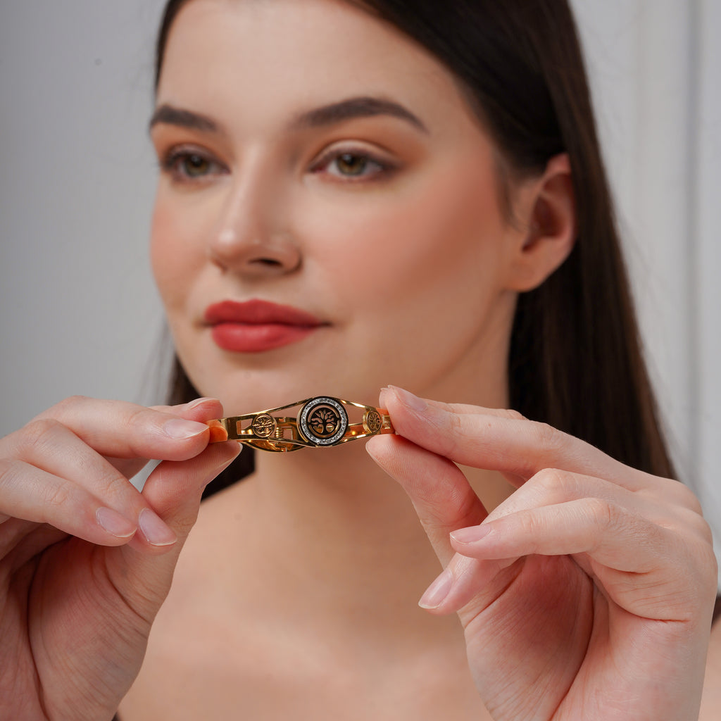 Wibestone Regalia Emblem Kada – Royal Elegance Bracelet