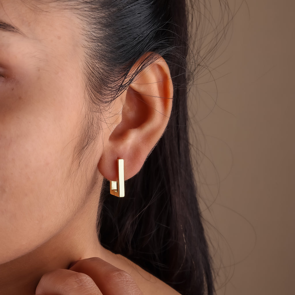 WibeStone Classic Square Stud Earrings – Timeless Minimal Elegance
